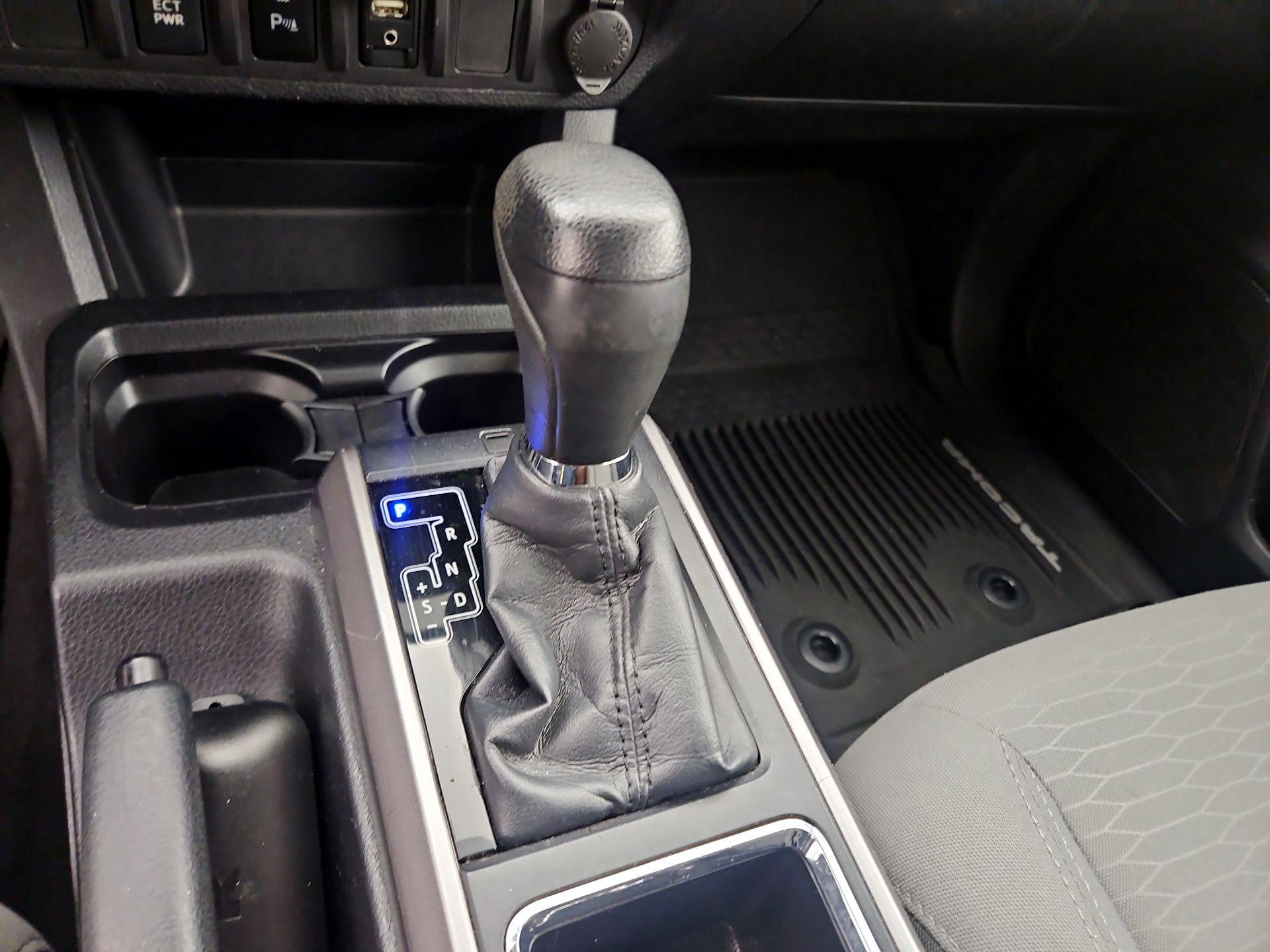 Thumbnail: 2017 Toyota Tacoma - 17