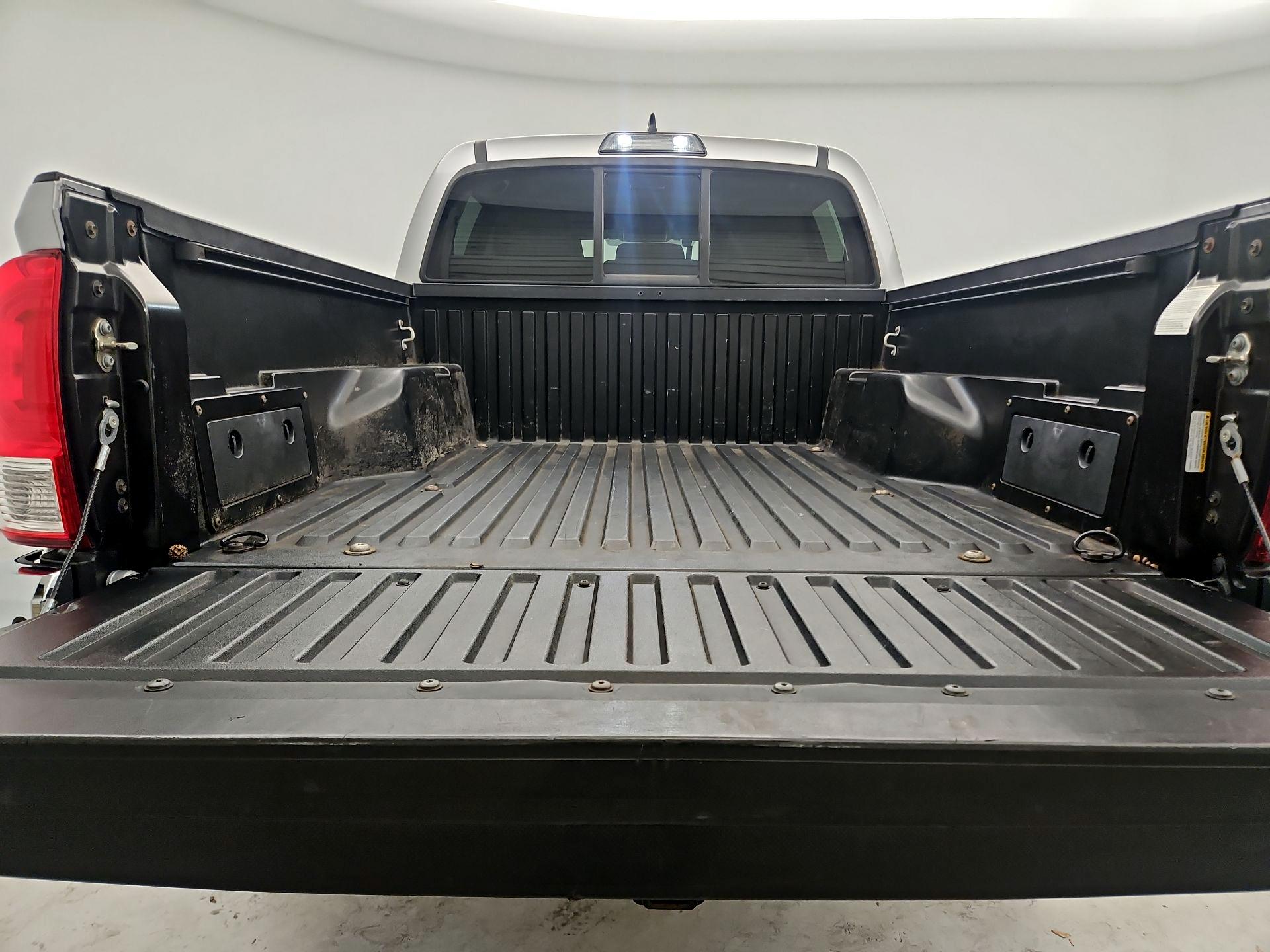 Thumbnail: 2017 Toyota Tacoma - 20