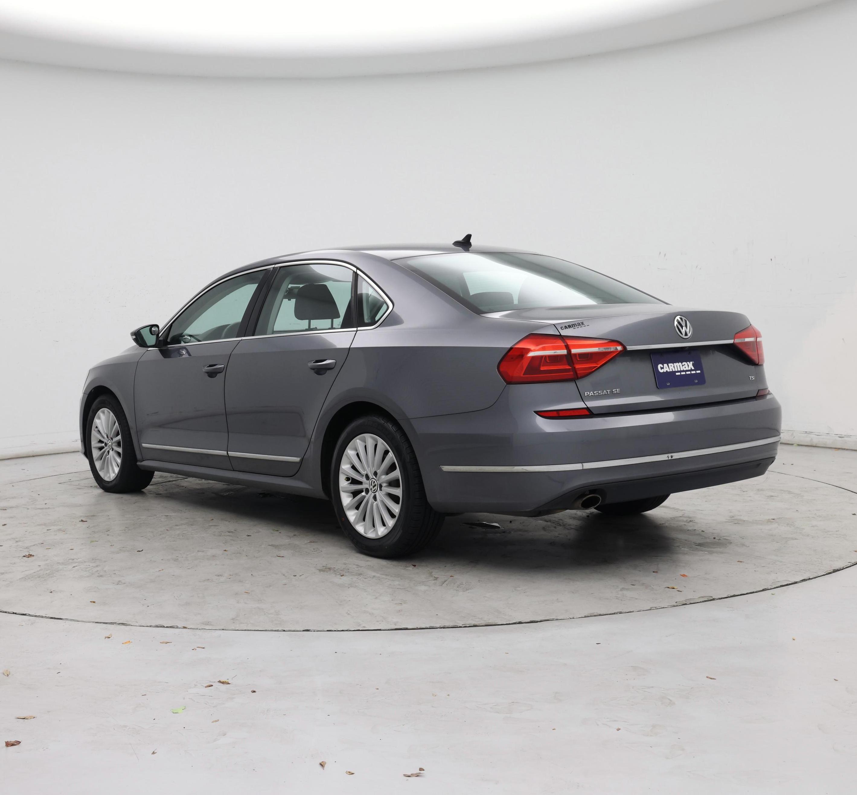 Thumbnail: 2016 Volkswagen Passat - 2
