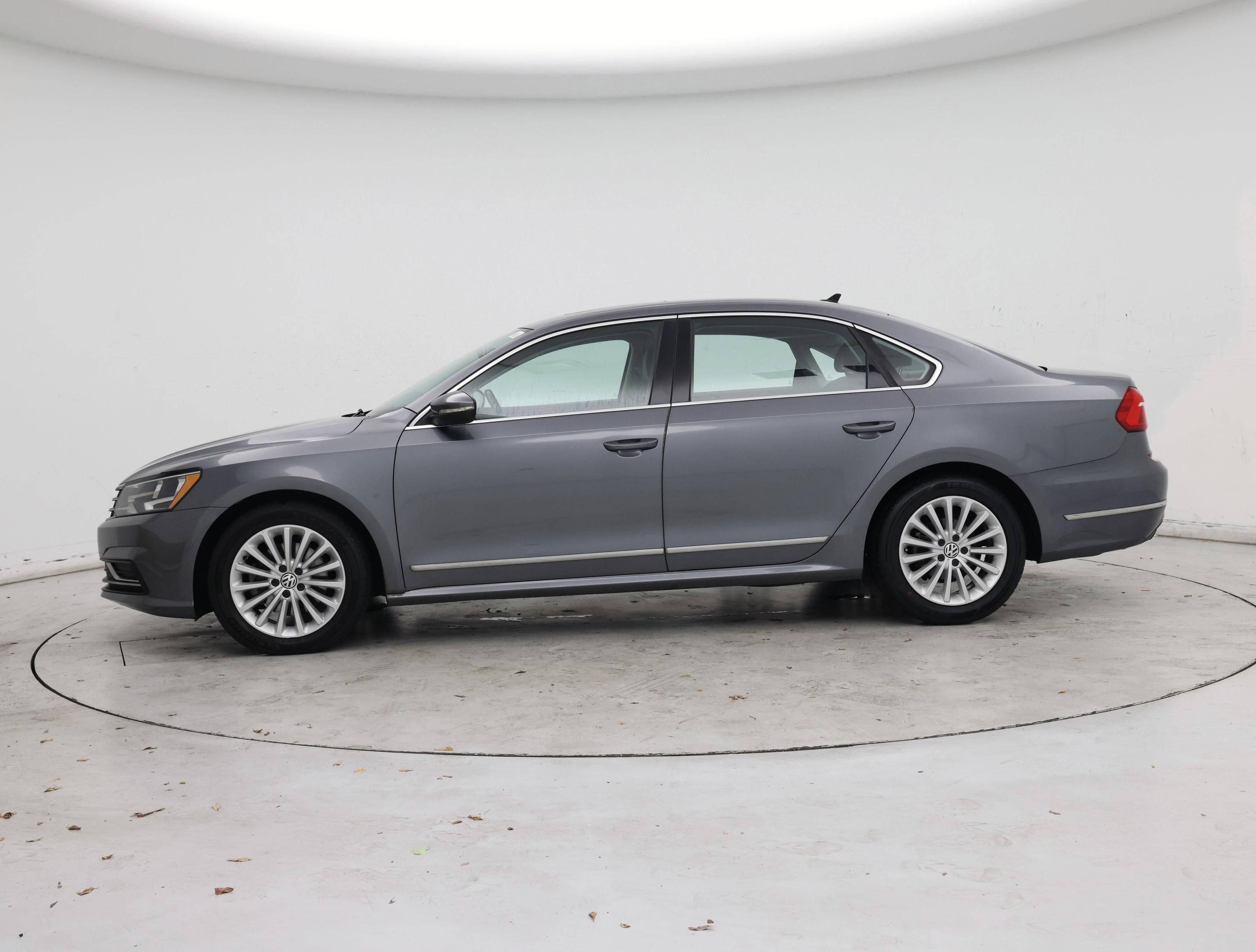 Thumbnail: 2016 Volkswagen Passat - 3