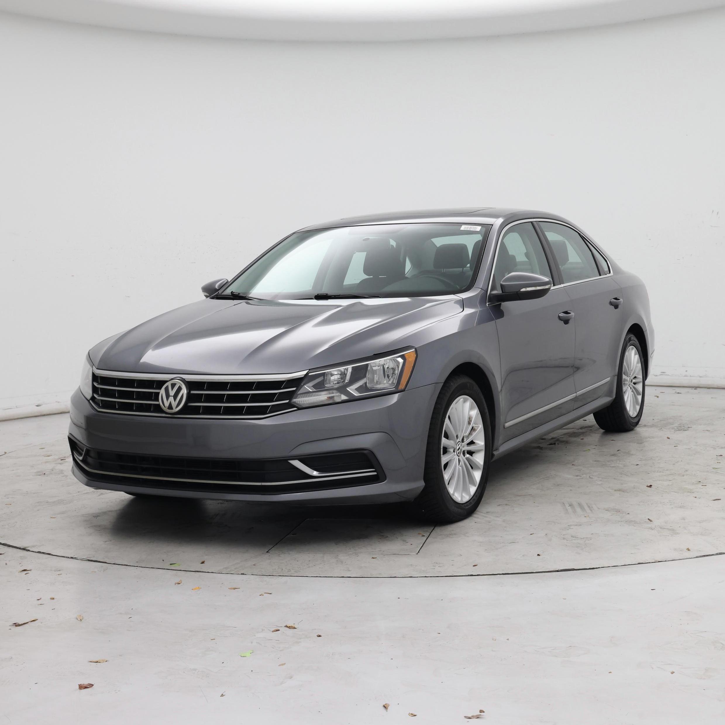 Thumbnail: 2016 Volkswagen Passat - 4