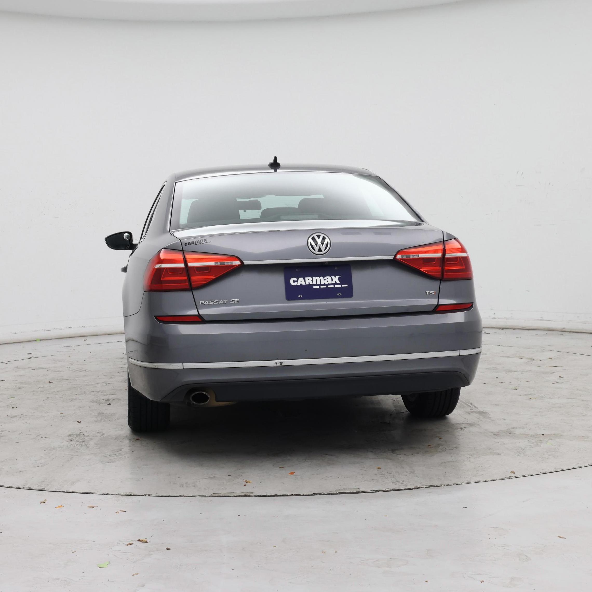 Thumbnail: 2016 Volkswagen Passat - 6