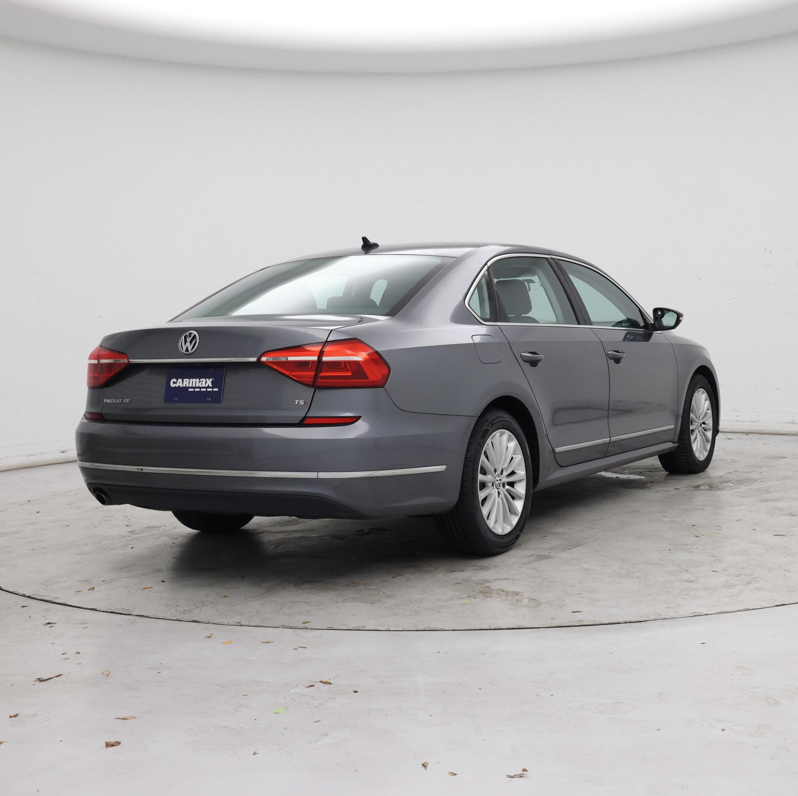 Thumbnail: 2016 Volkswagen Passat - 8