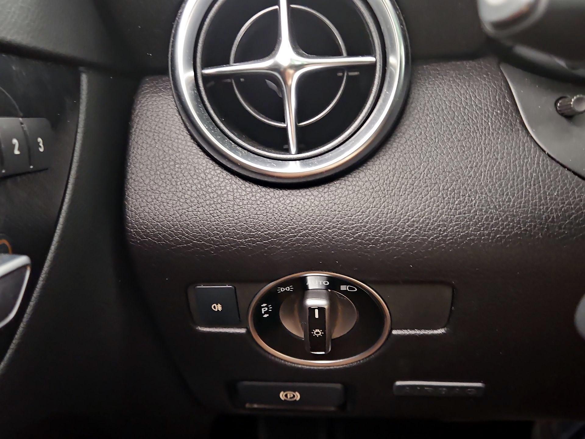 Thumbnail: 2019 Mercedes-Benz SL-Class - 13
