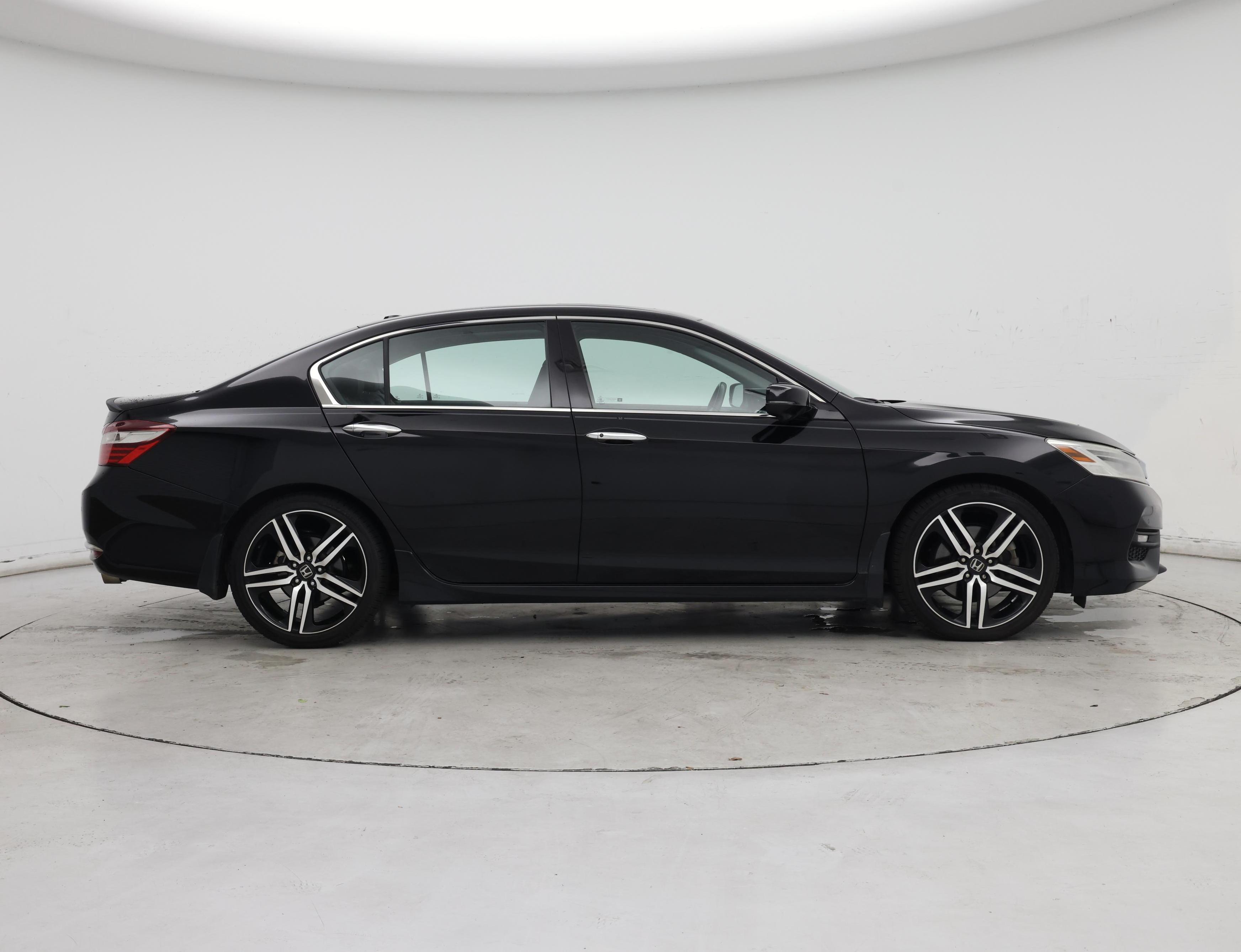 Thumbnail: 2017 Honda Accord - 7