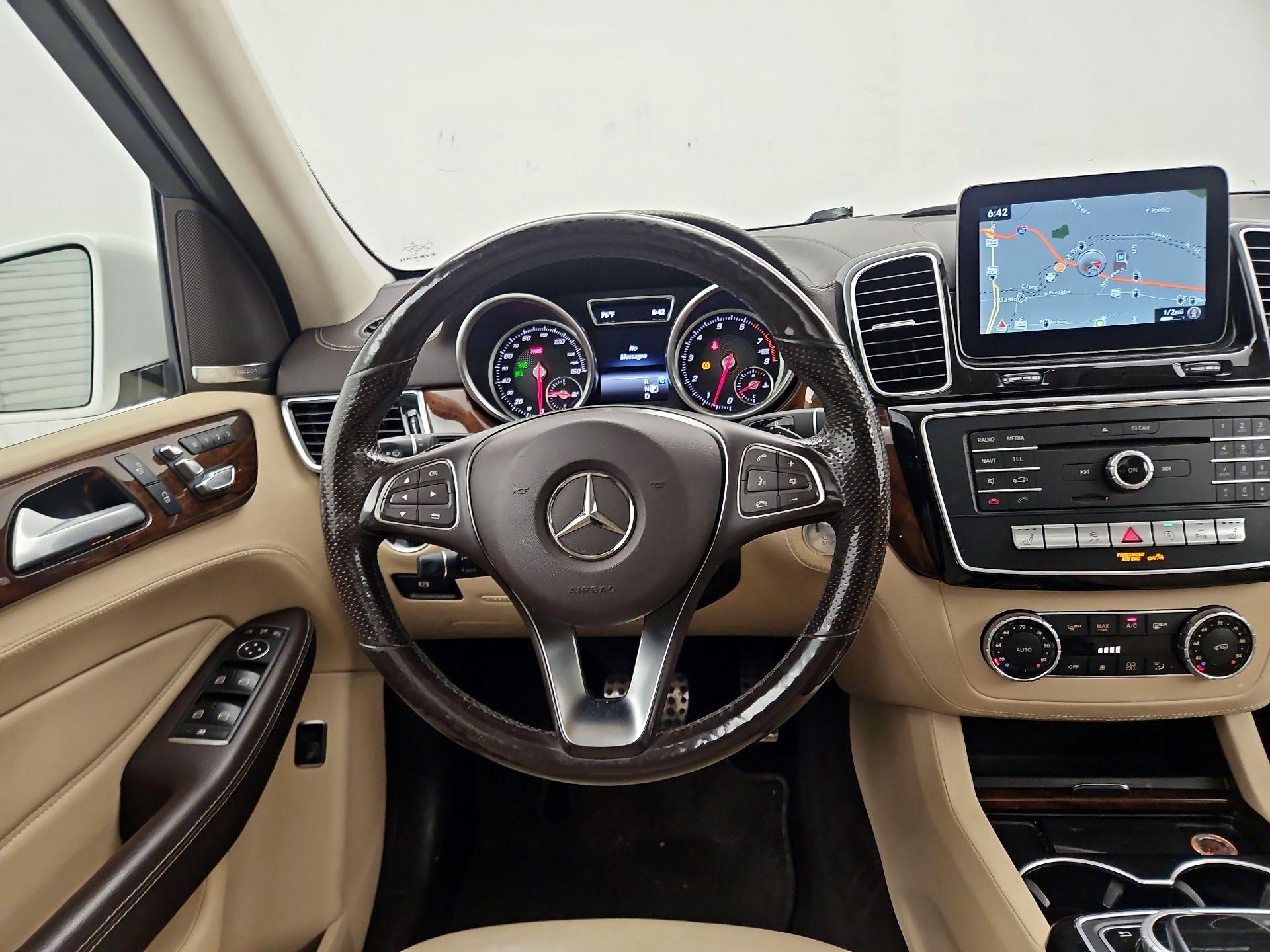 Thumbnail: 2017 Mercedes-Benz GLE - 10
