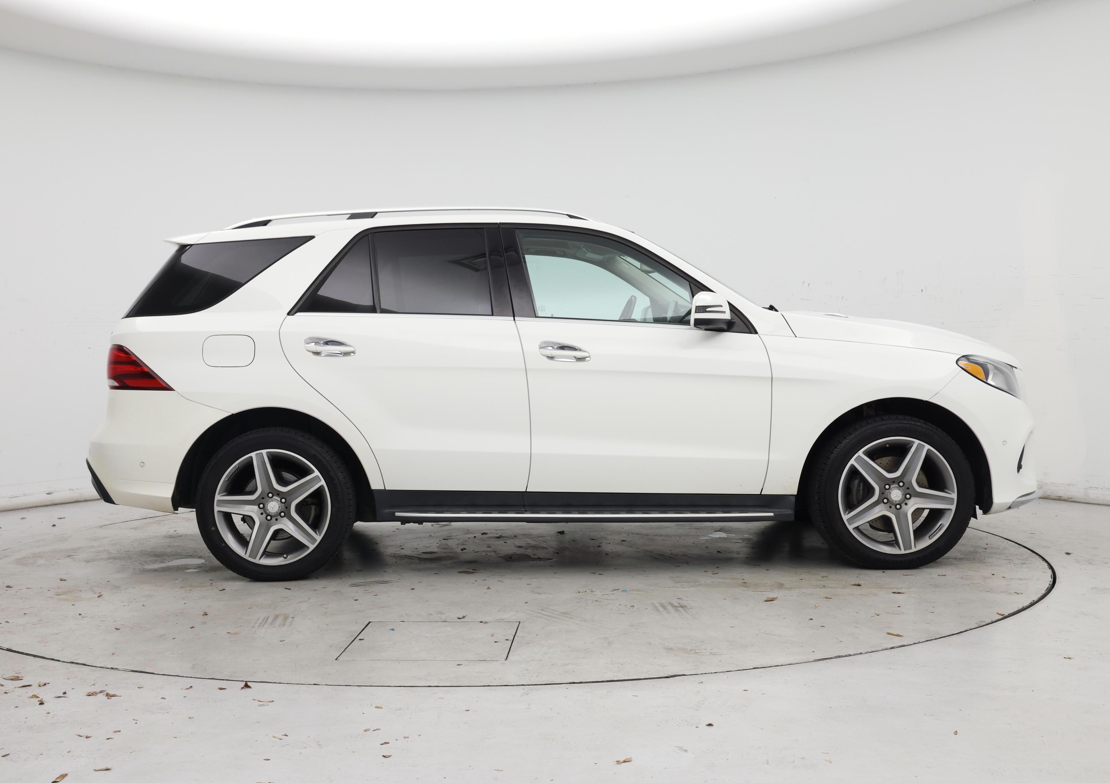 Thumbnail: 2017 Mercedes-Benz GLE - 7