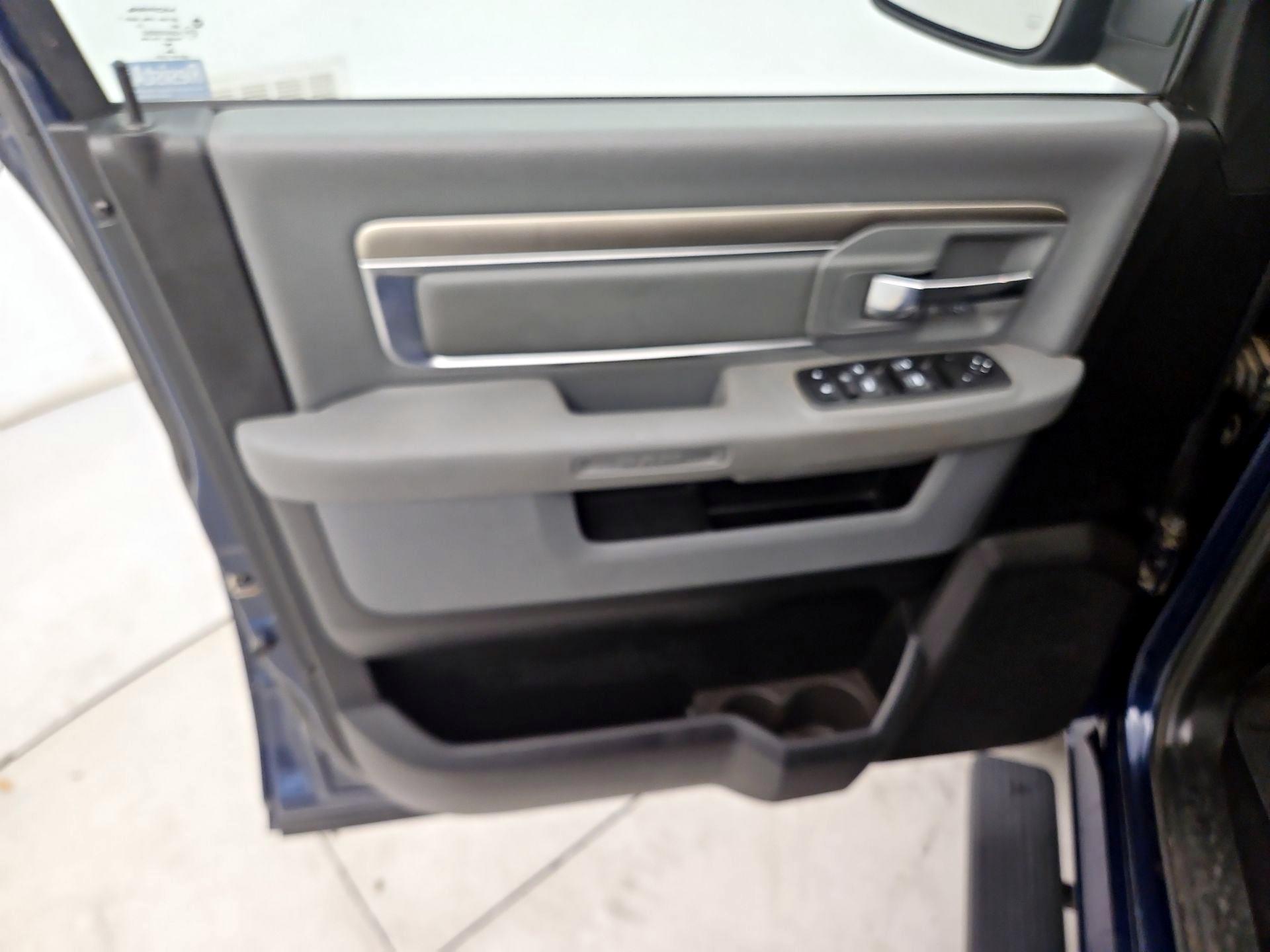 Thumbnail: 2019 RAM 1500 Classic - 12