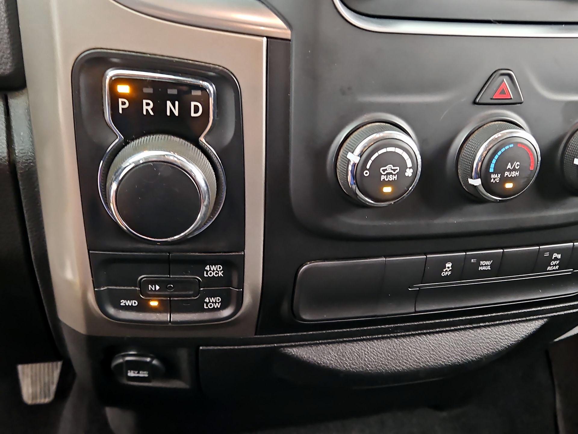 Thumbnail: 2019 RAM 1500 Classic - 17