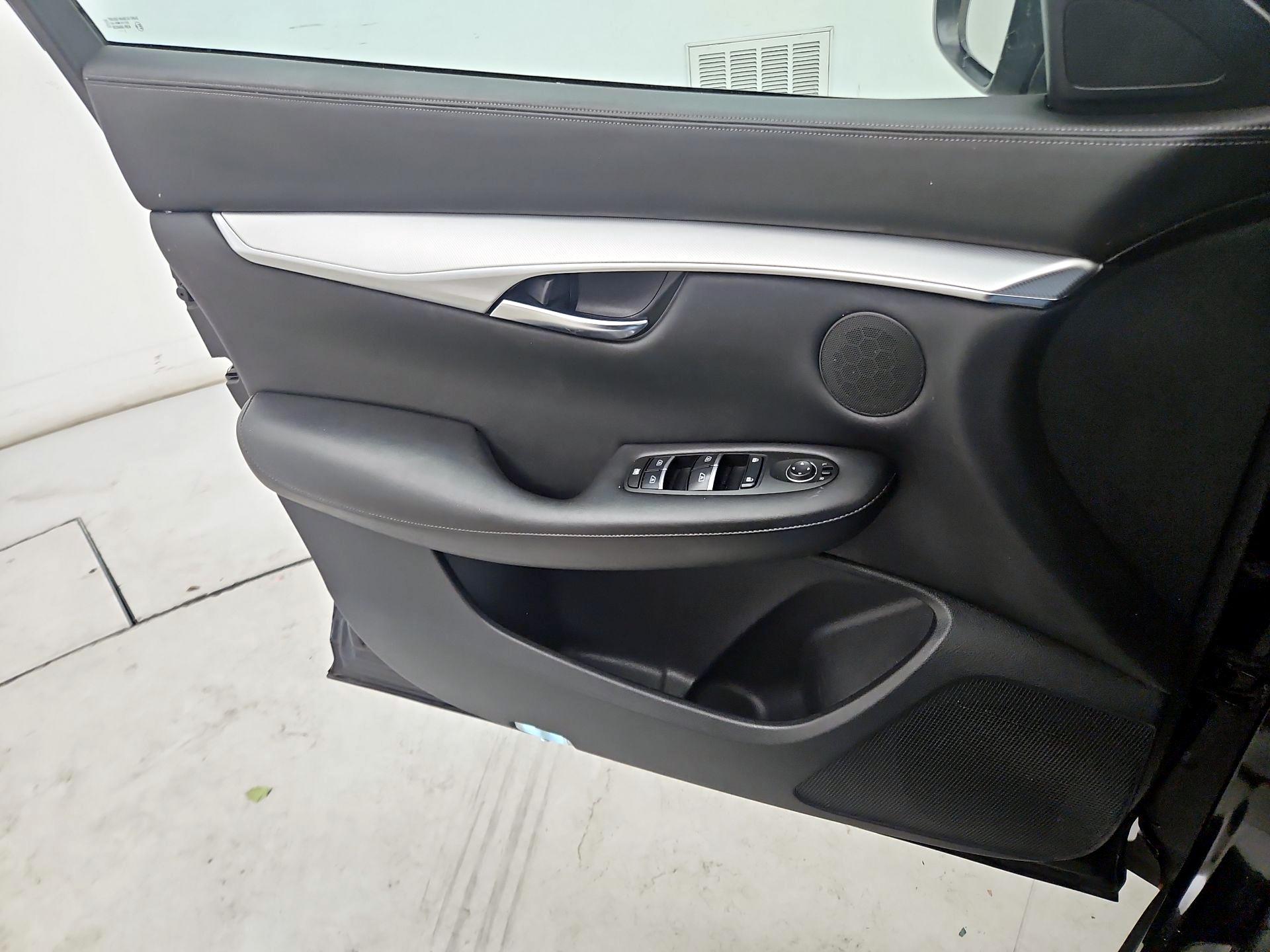 Thumbnail: 2019 INFINITI QX50 - 12