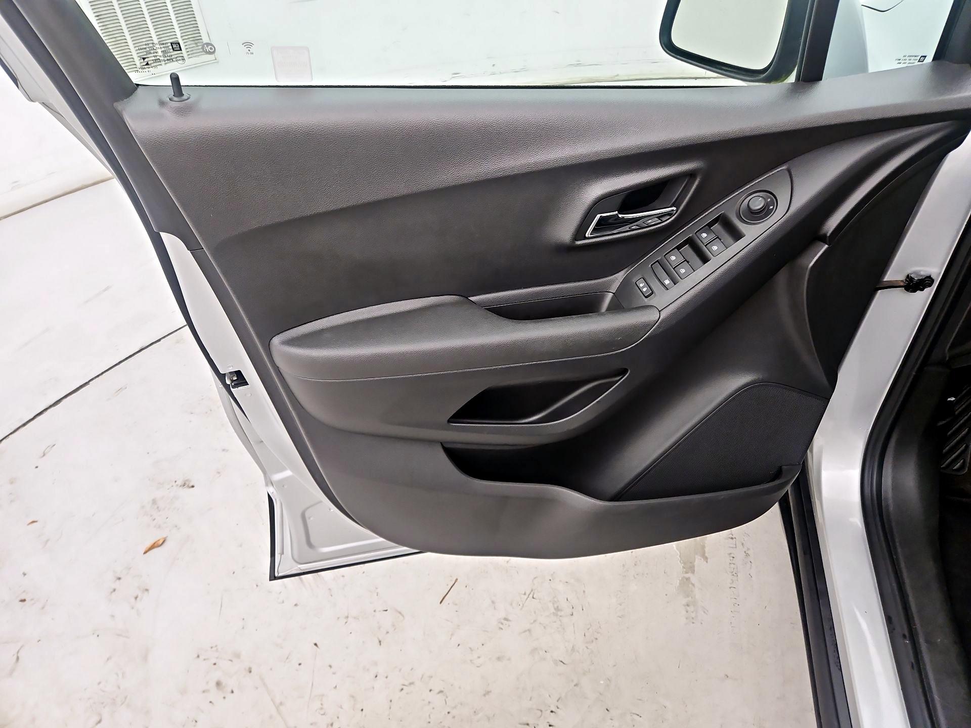 Thumbnail: 2020 Chevrolet Trax - 12