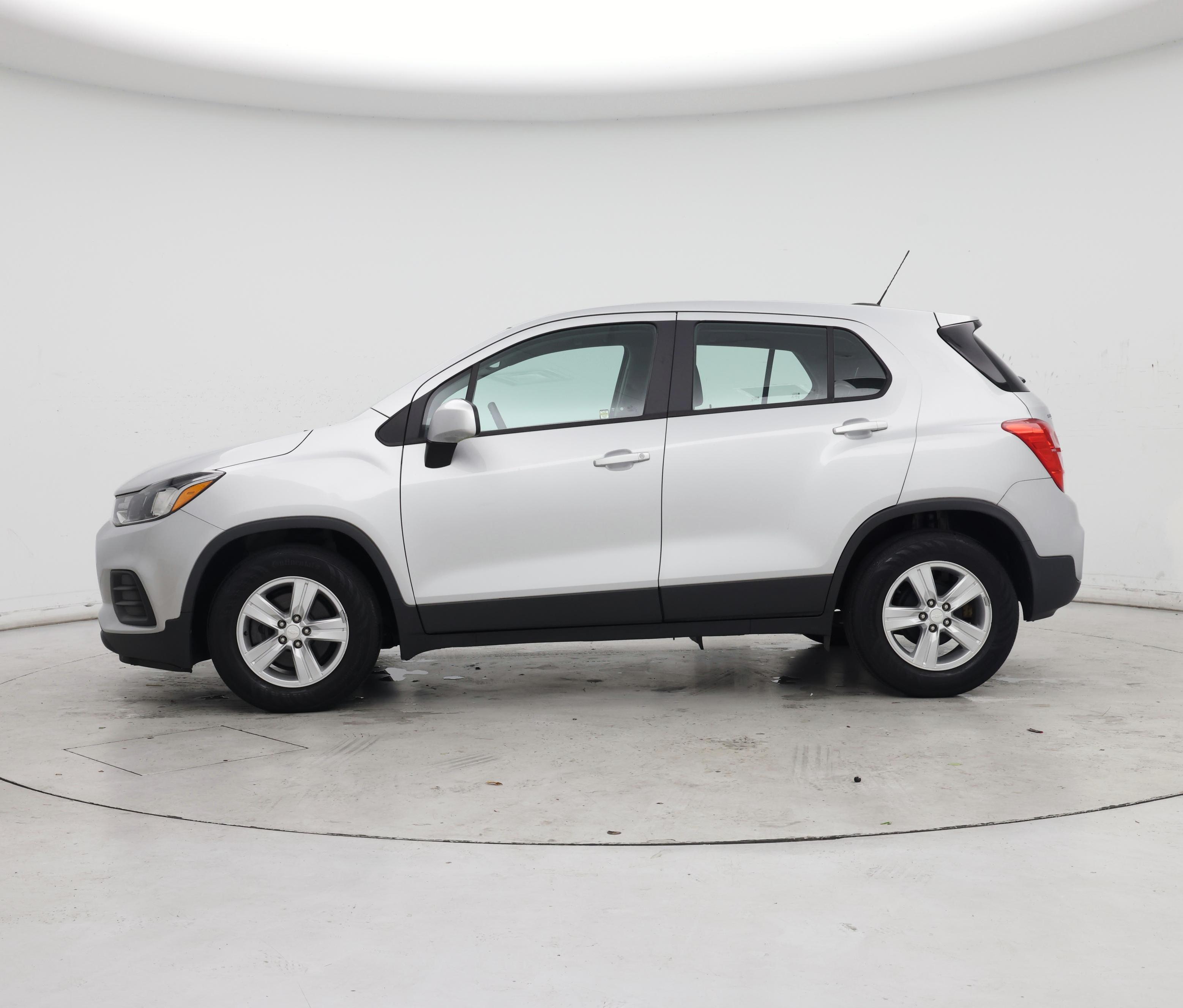 Thumbnail: 2020 Chevrolet Trax - 3