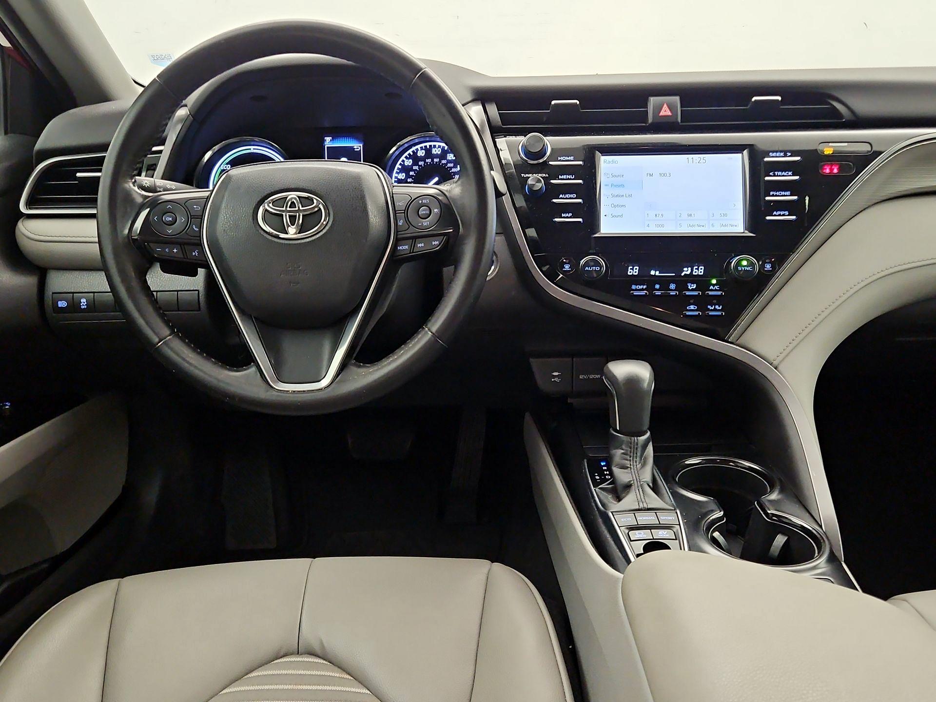 Thumbnail: 2019 Toyota Camry - 10