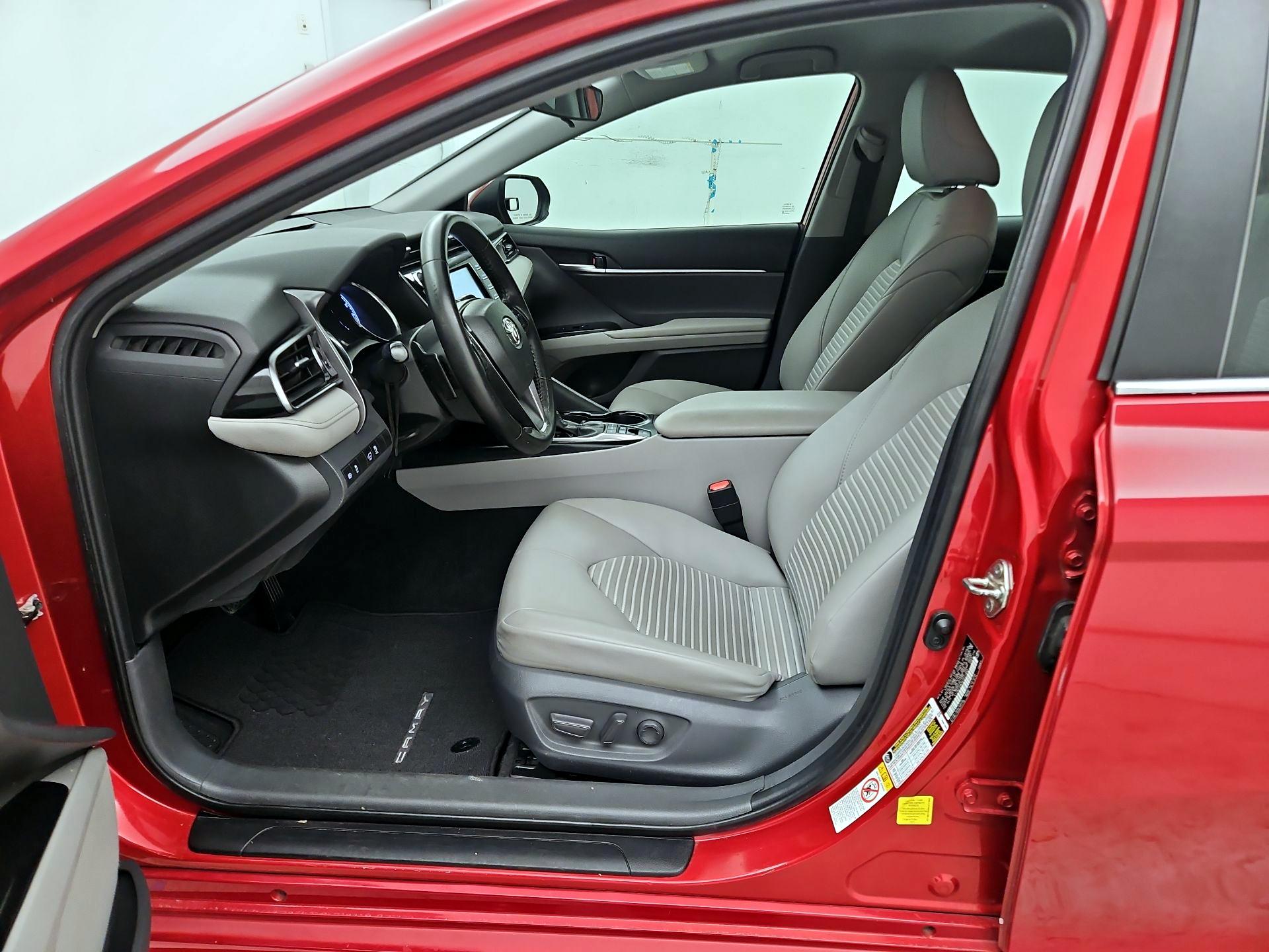 Thumbnail: 2019 Toyota Camry - 11