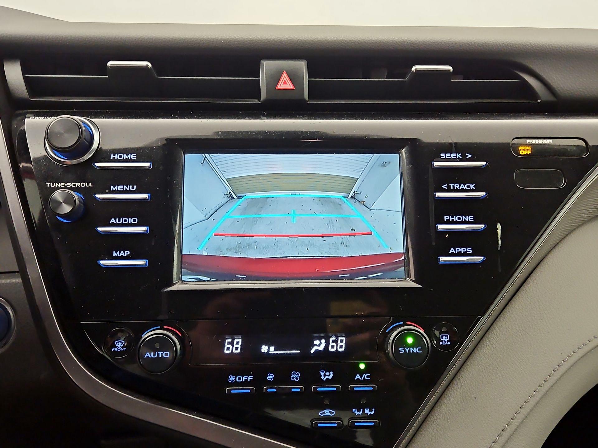 Thumbnail: 2019 Toyota Camry - 14