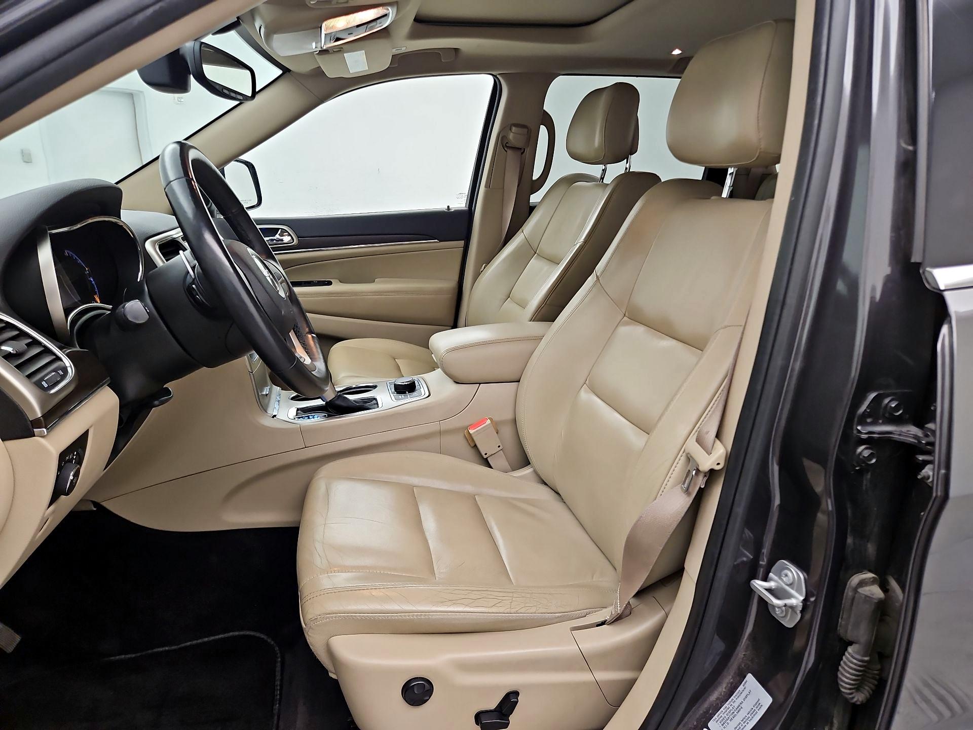 Thumbnail: 2017 Jeep Grand Cherokee - 11