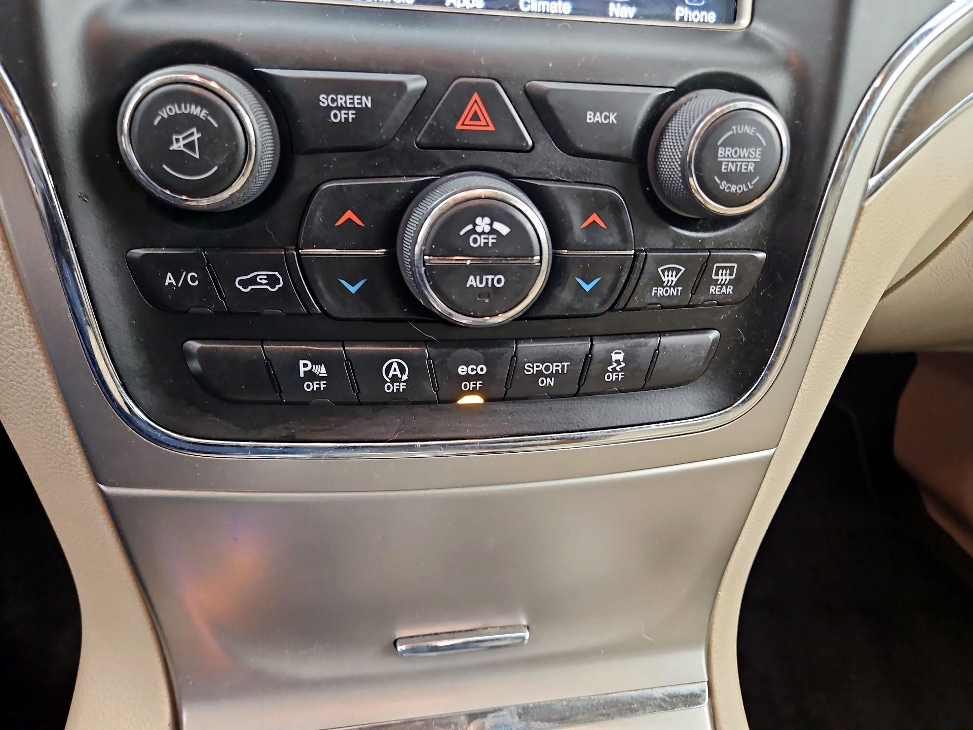 Thumbnail: 2017 Jeep Grand Cherokee - 17