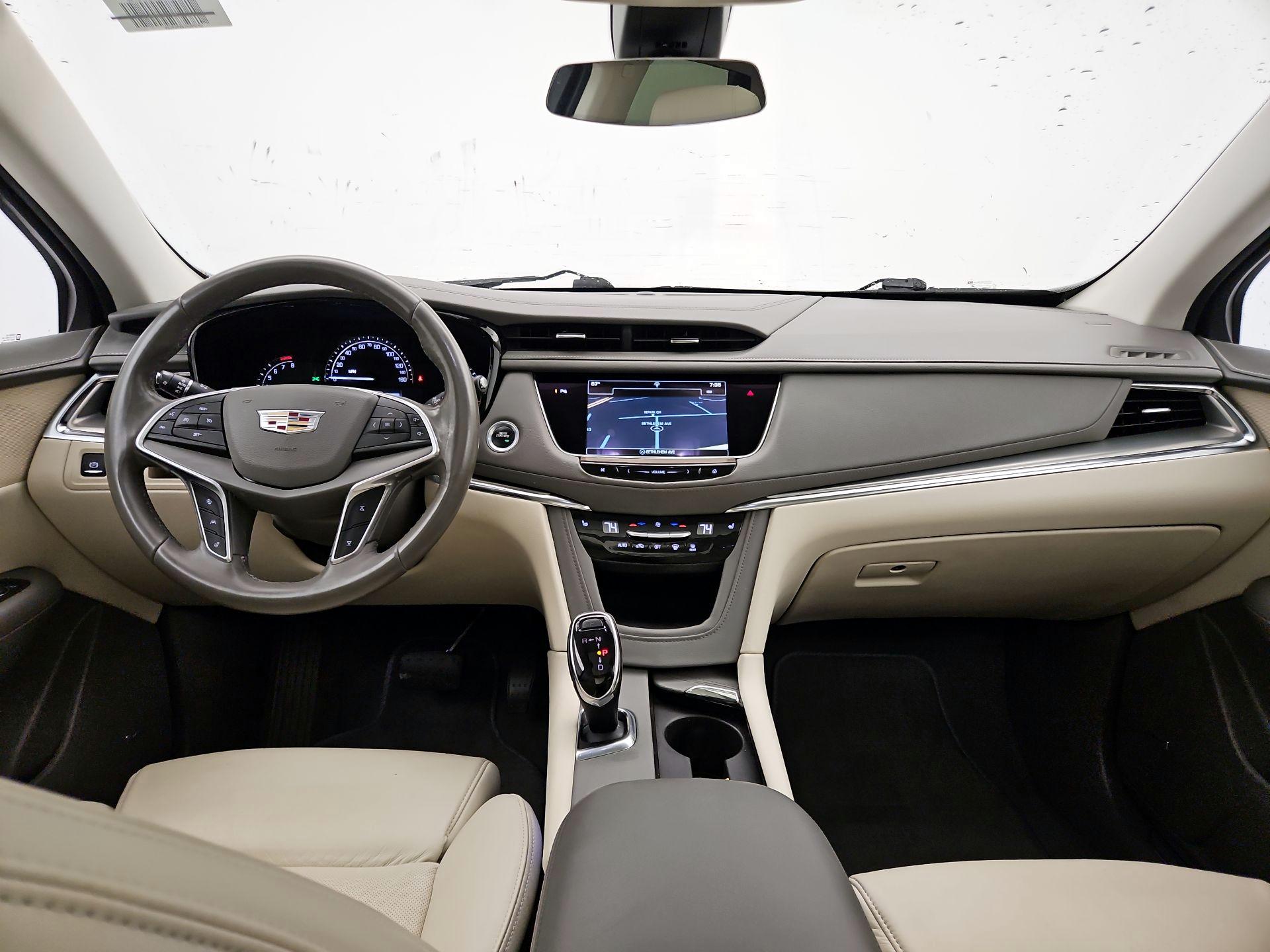 Thumbnail: 2017 Cadillac XT5 - 9
