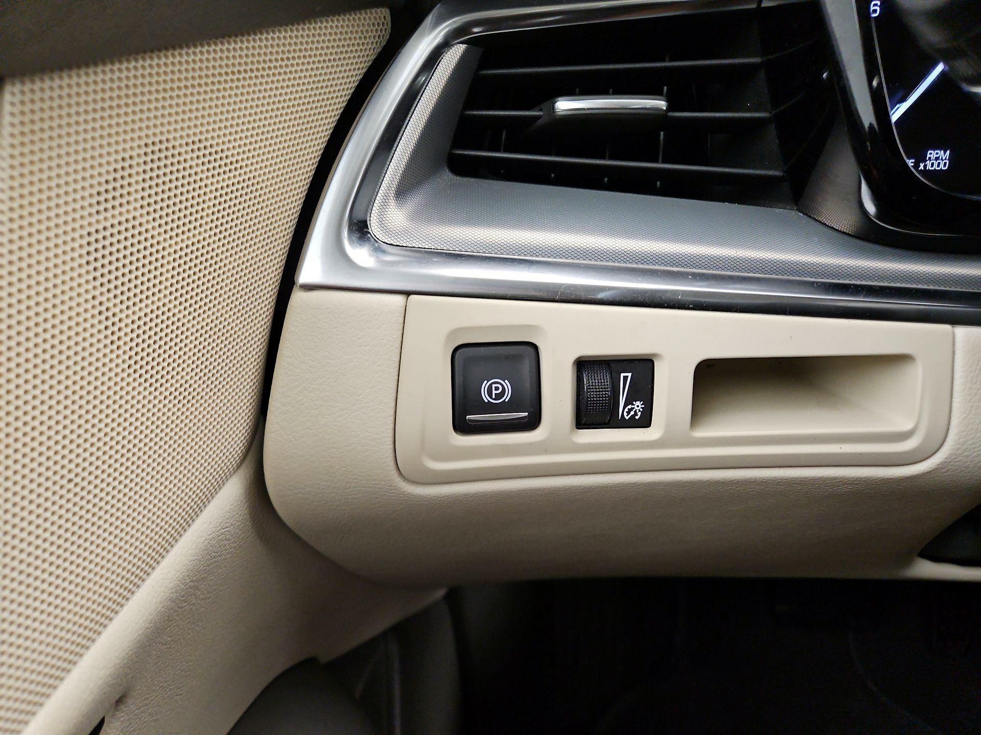 Thumbnail: 2017 Cadillac XT5 - 13
