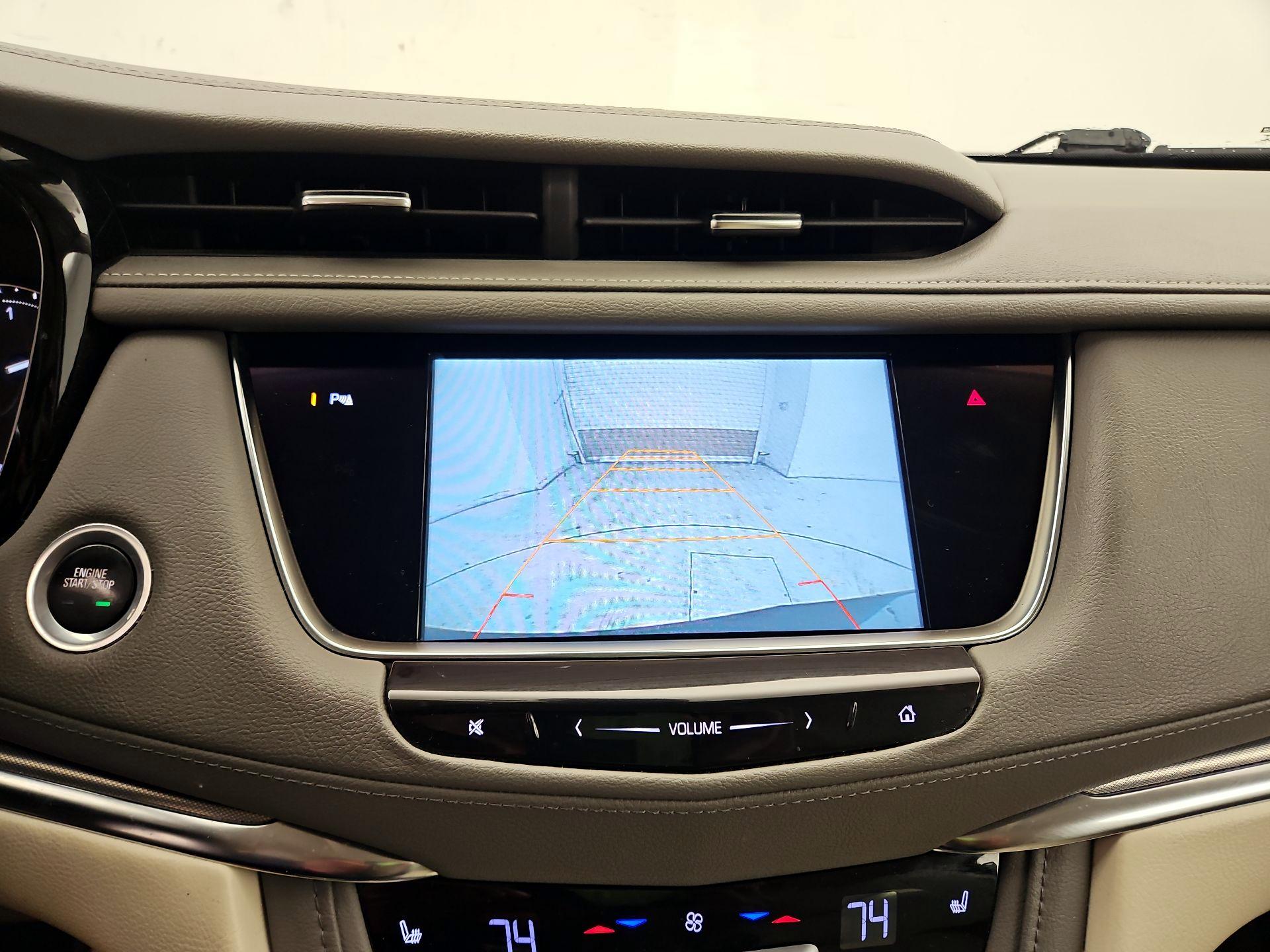 Thumbnail: 2017 Cadillac XT5 - 15