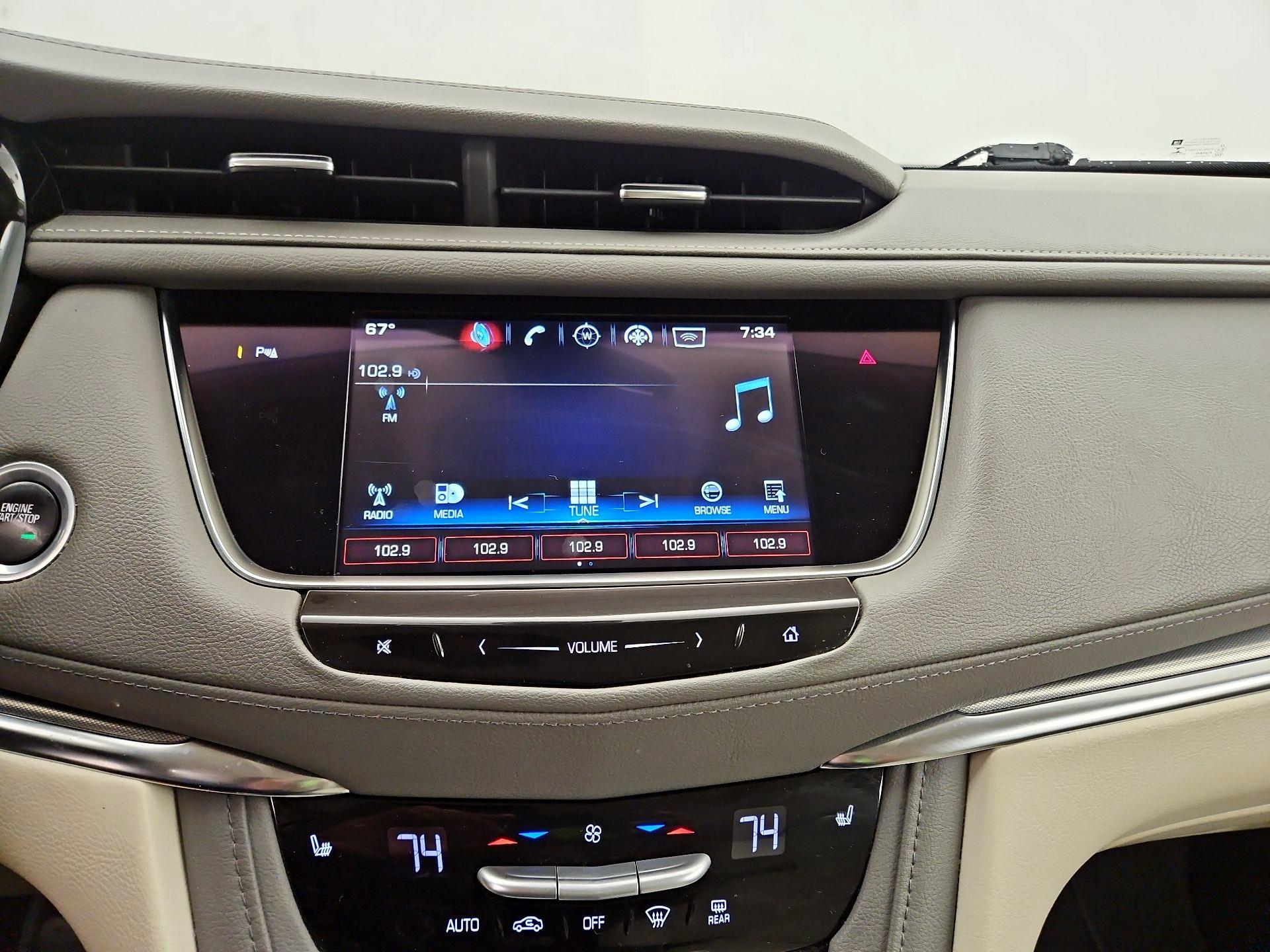 Thumbnail: 2017 Cadillac XT5 - 16