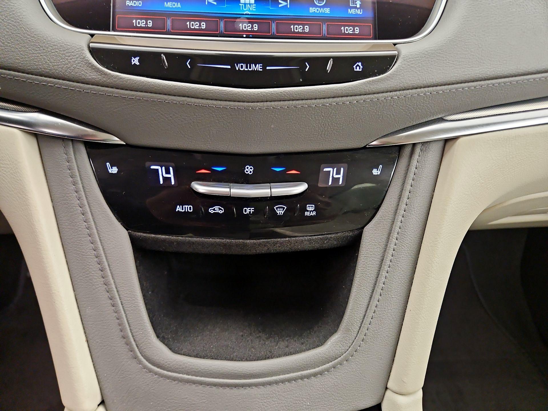Thumbnail: 2017 Cadillac XT5 - 17