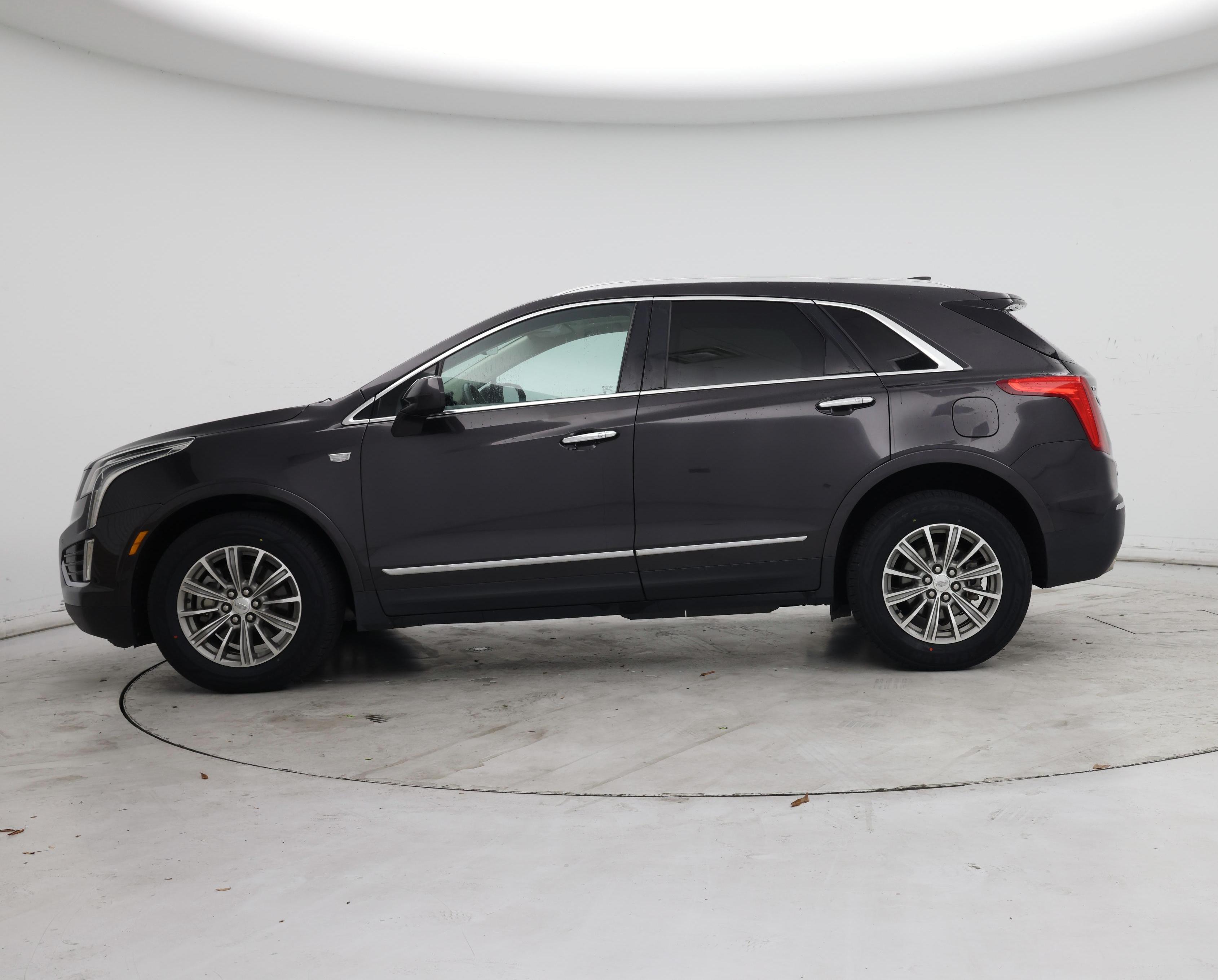 Thumbnail: 2017 Cadillac XT5 - 3