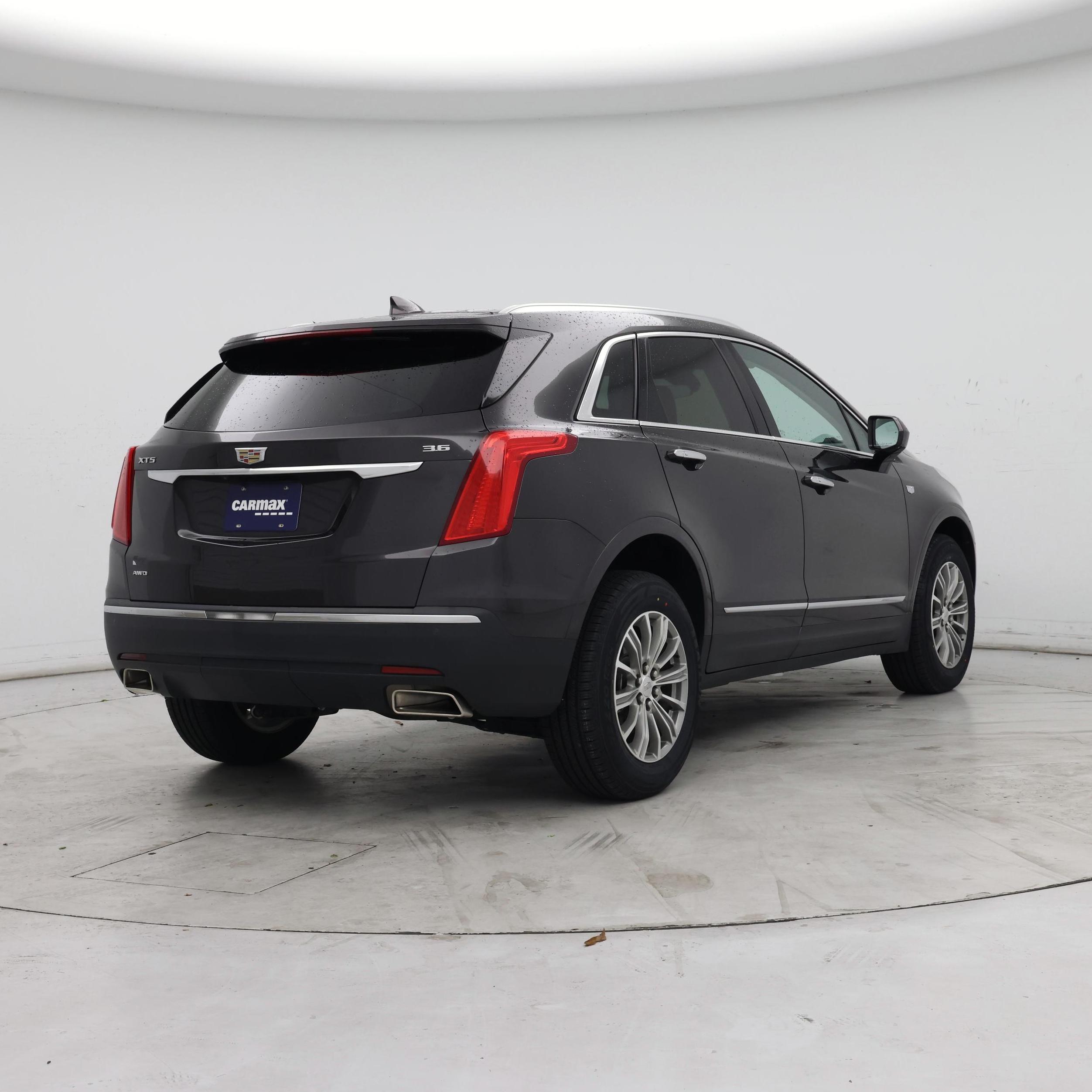 Thumbnail: 2017 Cadillac XT5 - 8