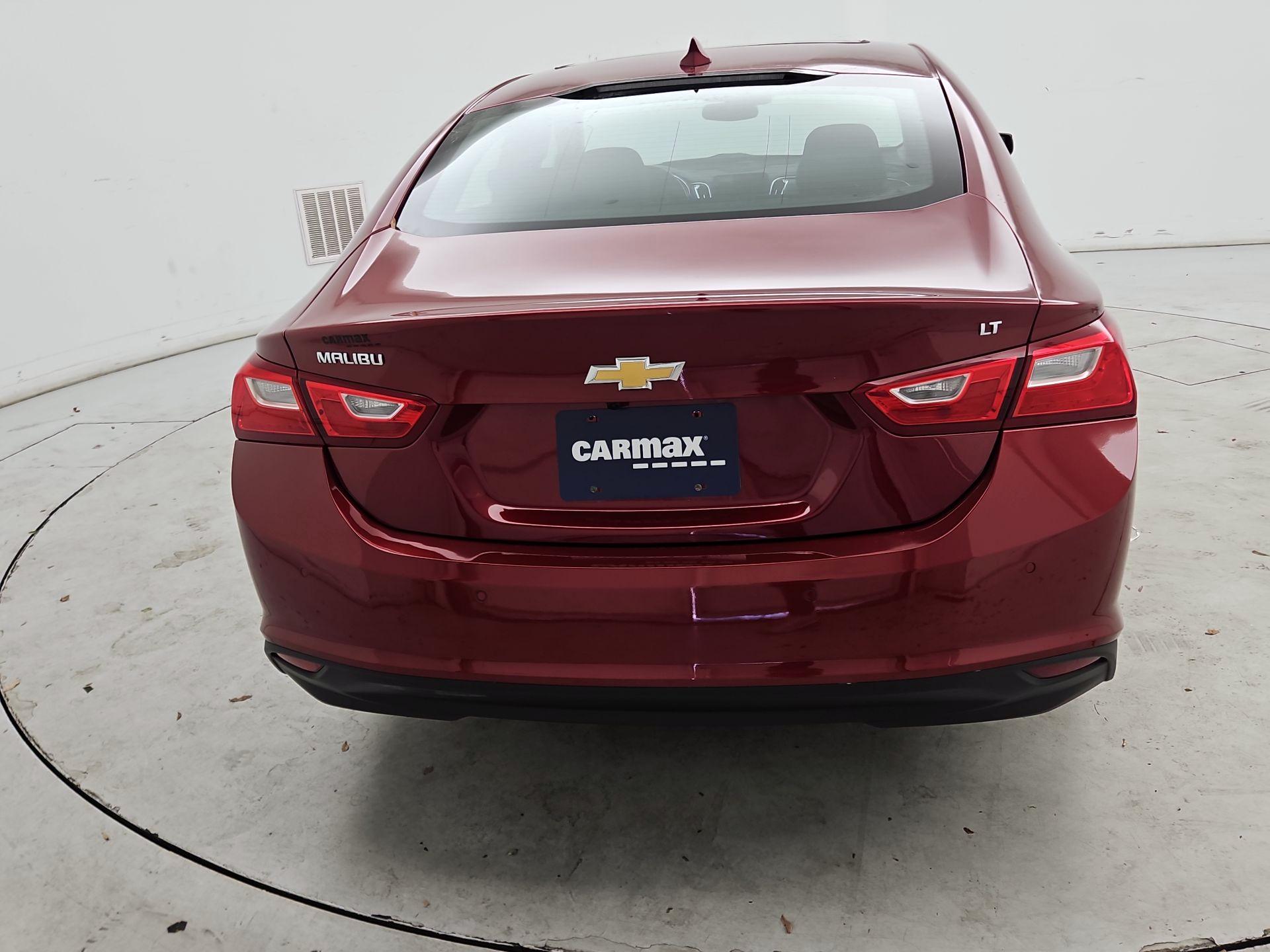 Thumbnail: 2017 Chevrolet Malibu - 6