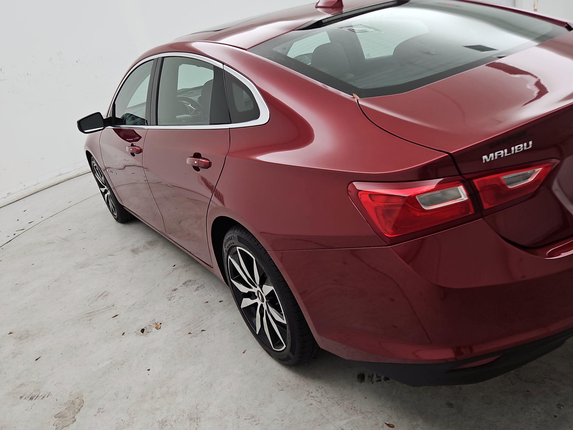 Thumbnail: 2017 Chevrolet Malibu - 7