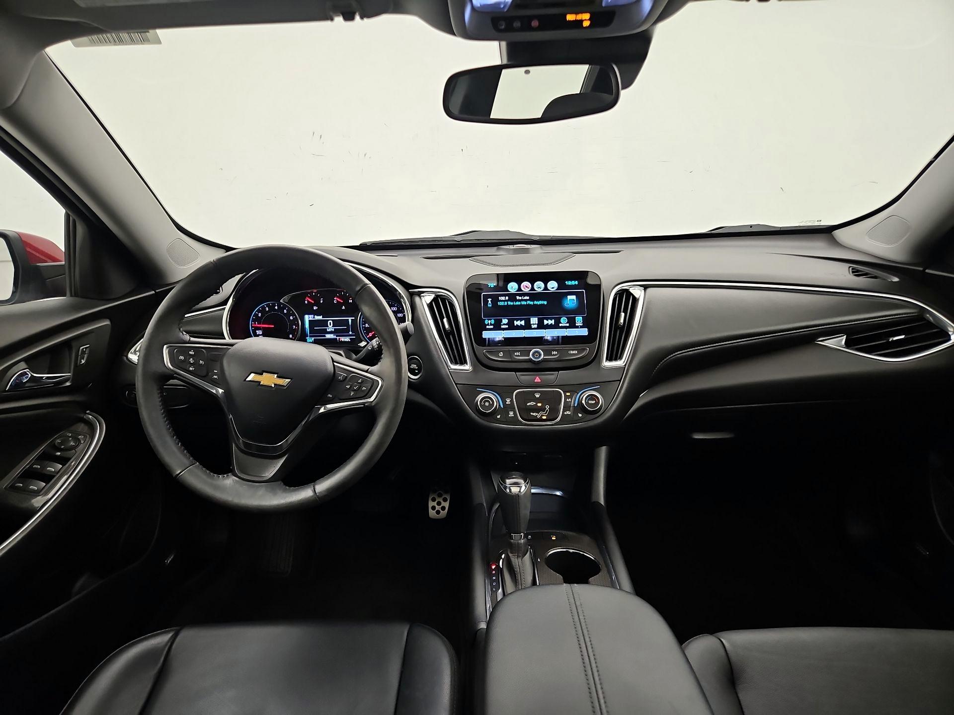 Thumbnail: 2017 Chevrolet Malibu - 8