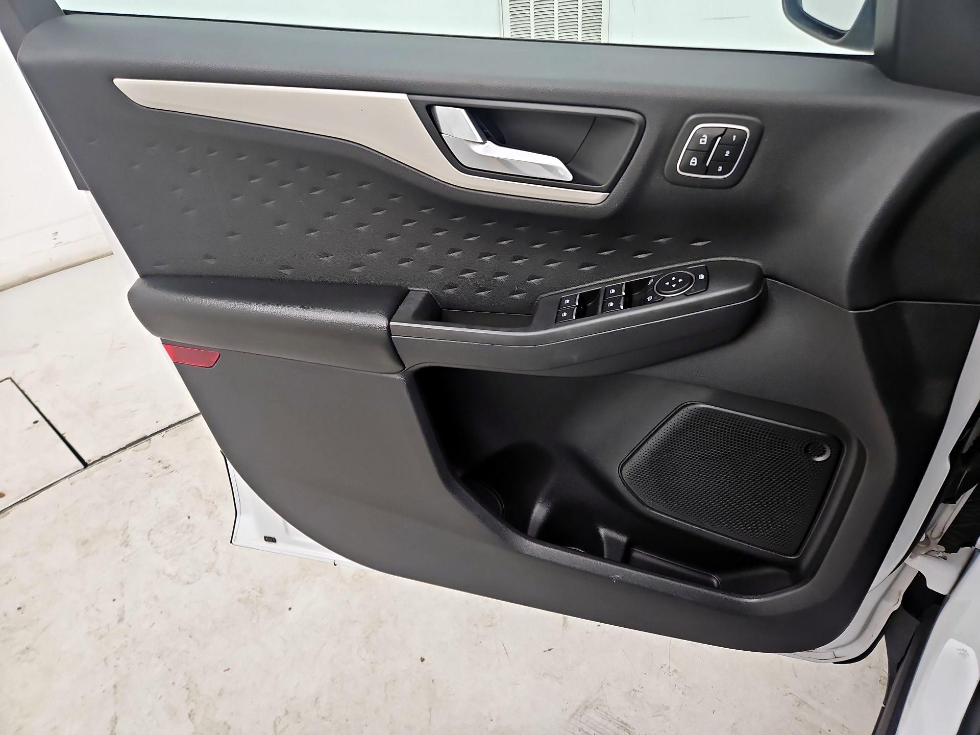 Thumbnail: 2020 Ford Escape - 12