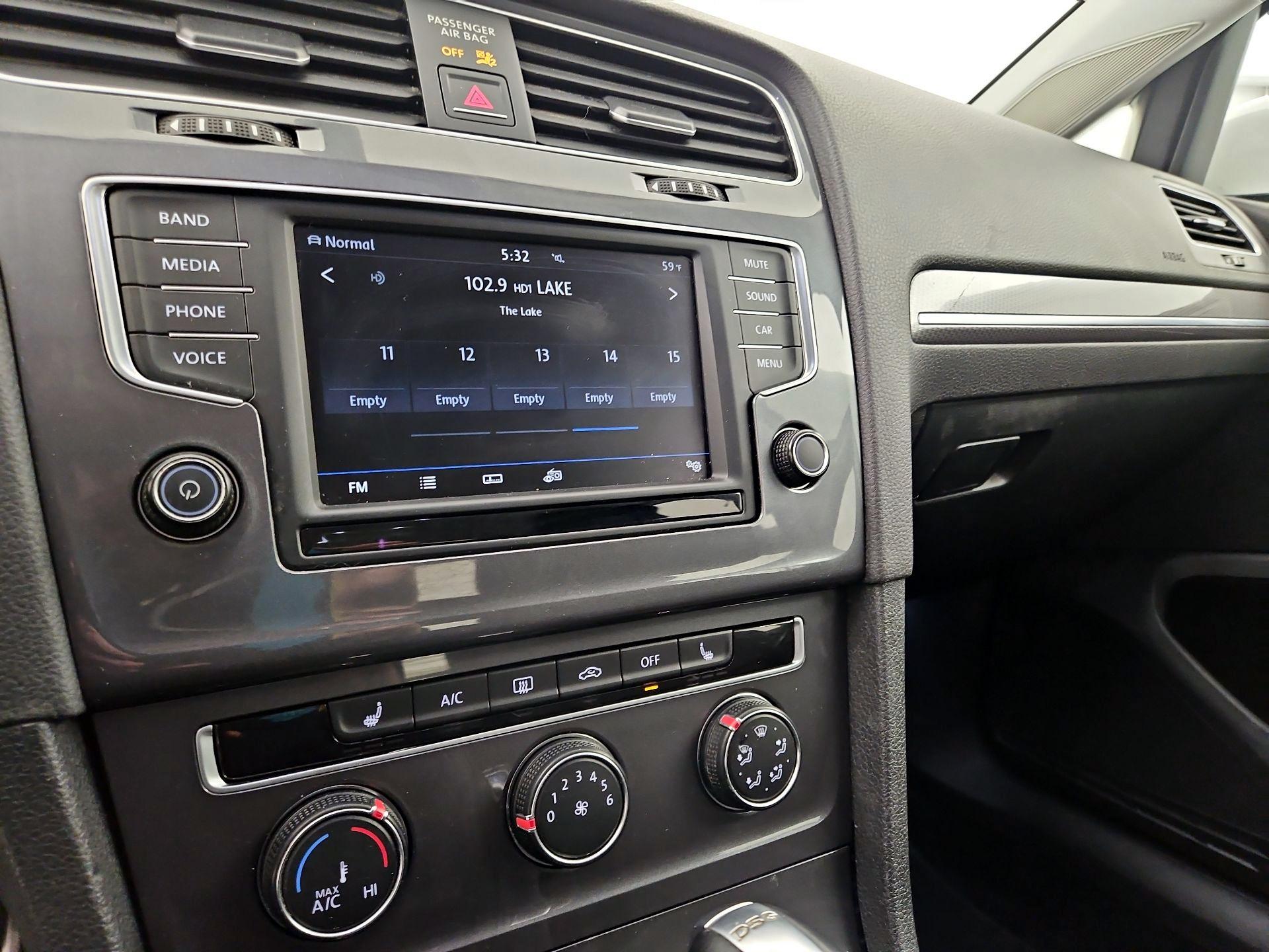 Thumbnail: 2017 Volkswagen Golf - 15