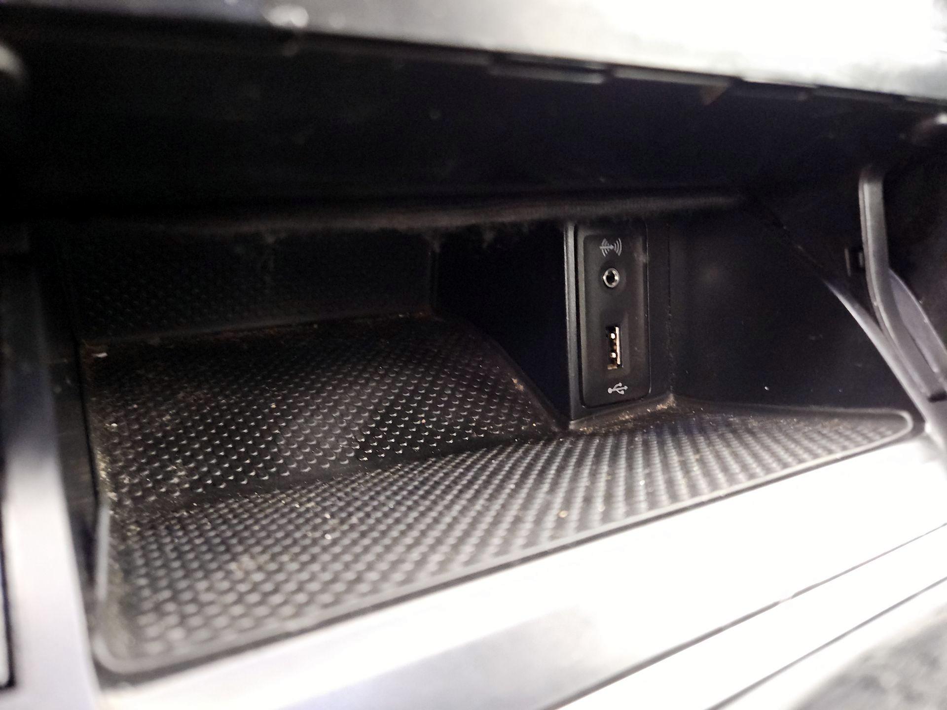 Thumbnail: 2017 Volkswagen Golf - 18