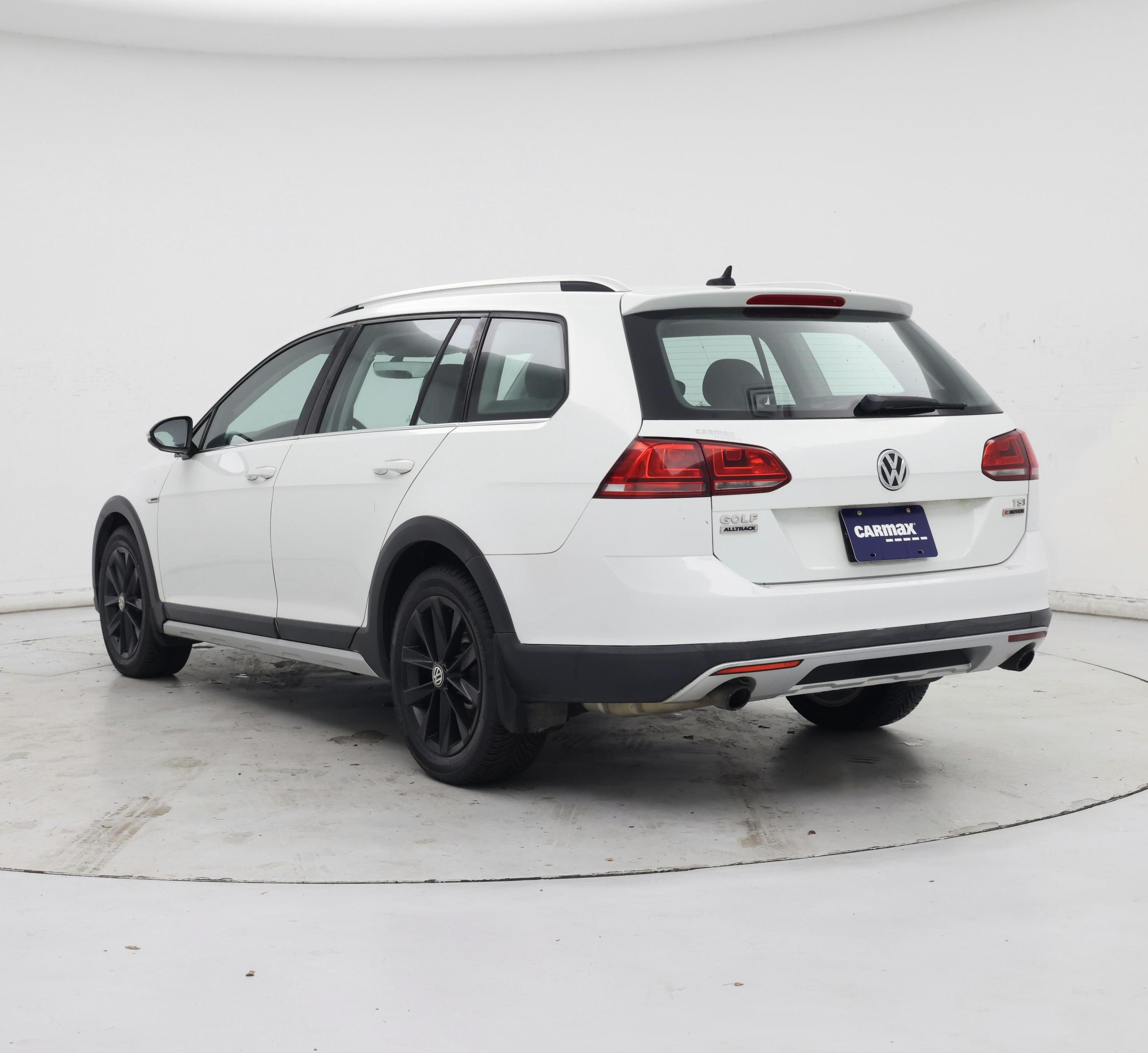 Thumbnail: 2017 Volkswagen Golf - 2