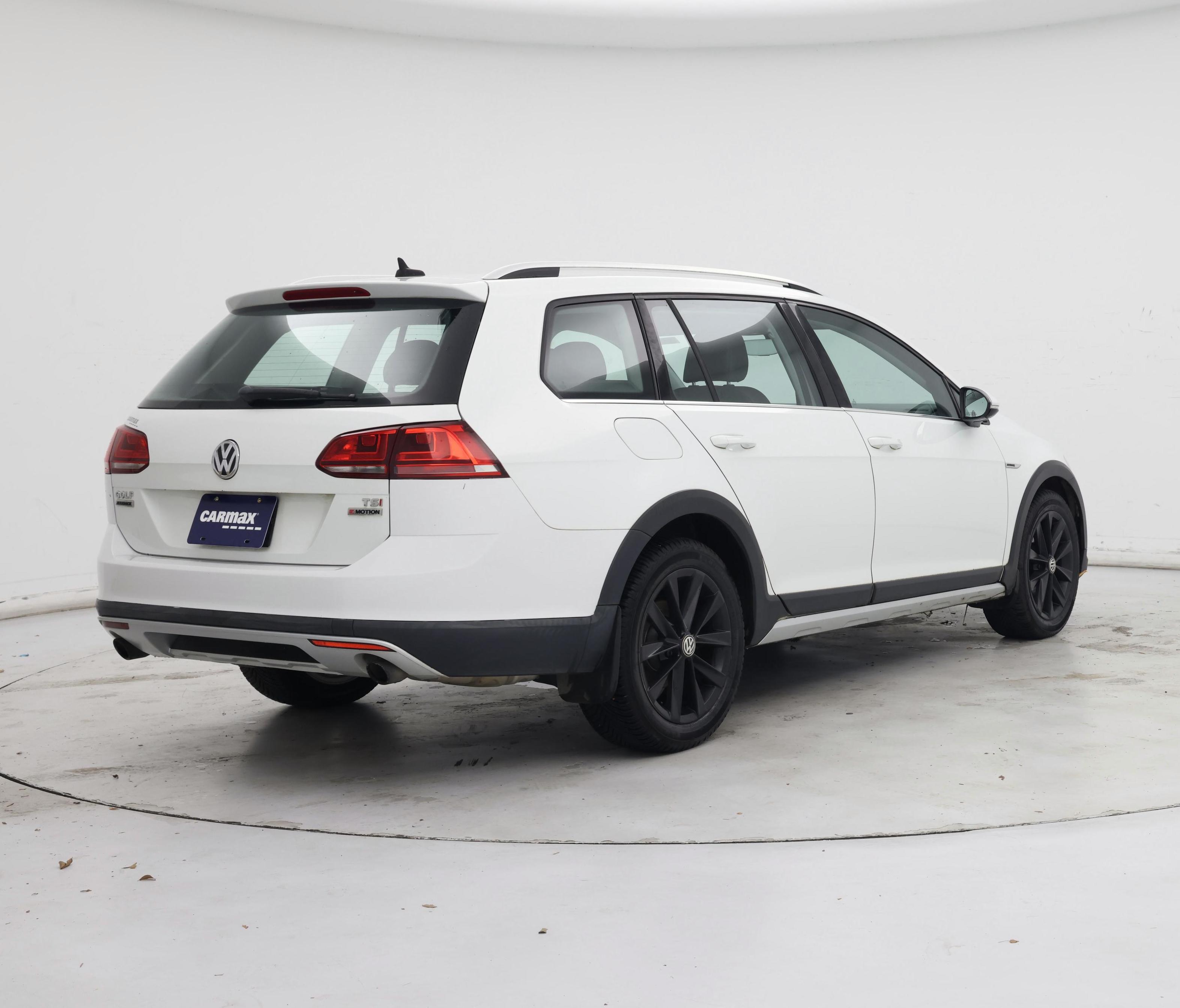 Thumbnail: 2017 Volkswagen Golf - 8