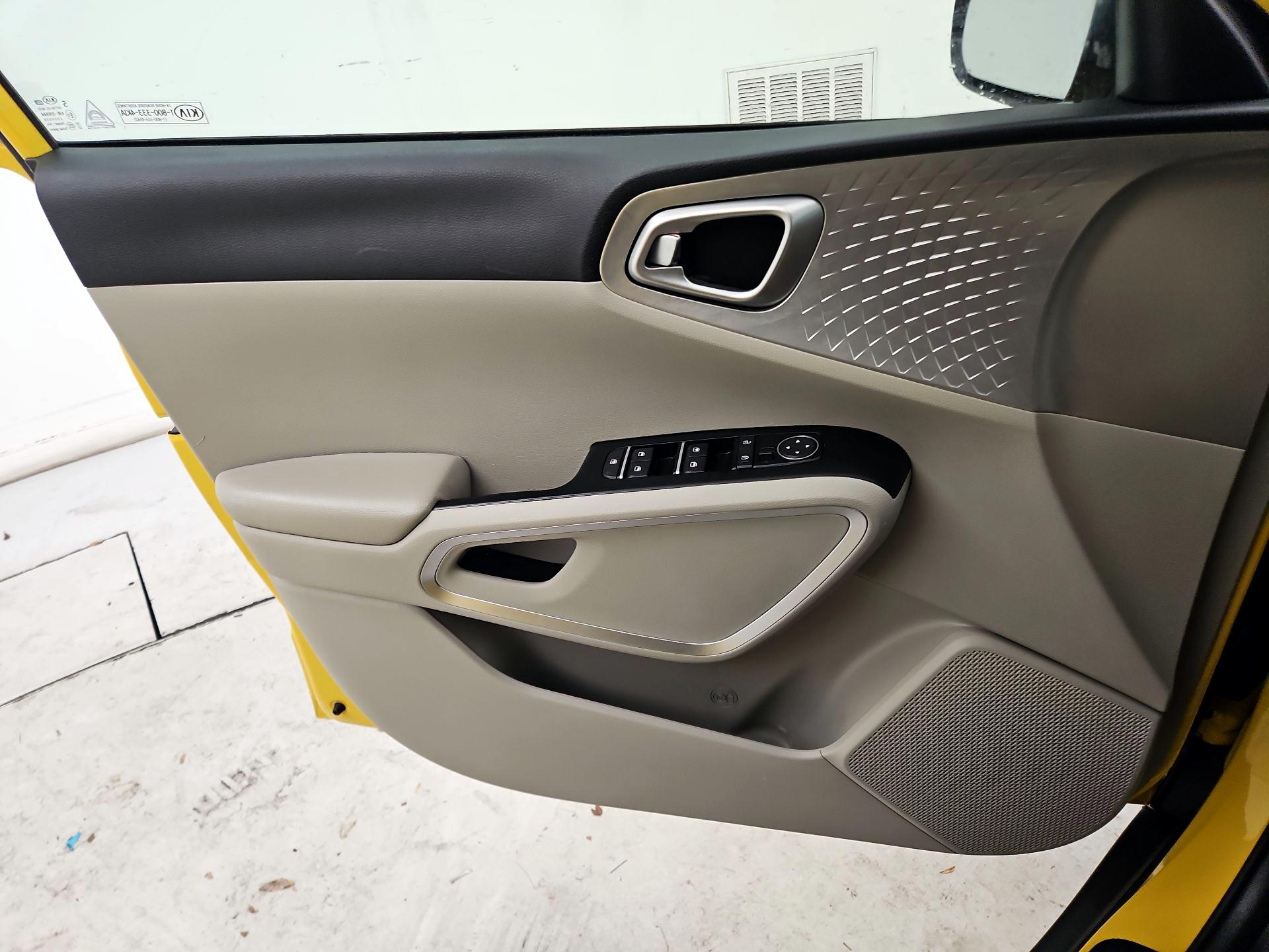 Thumbnail: 2020 Kia Soul - 12