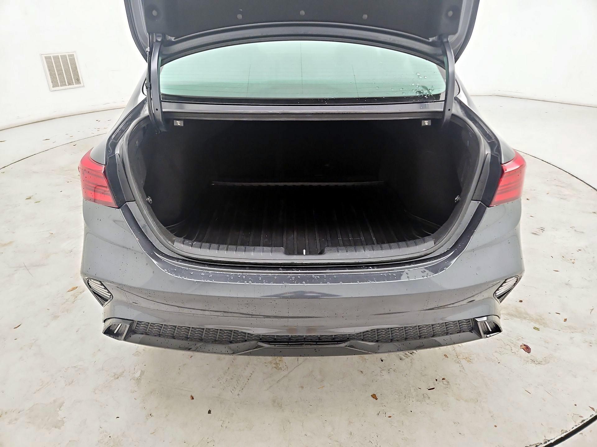 Thumbnail: 2023 Kia Forte - 20