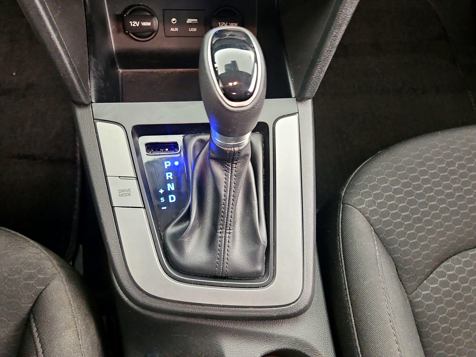 Thumbnail: 2019 Hyundai Elantra - 17