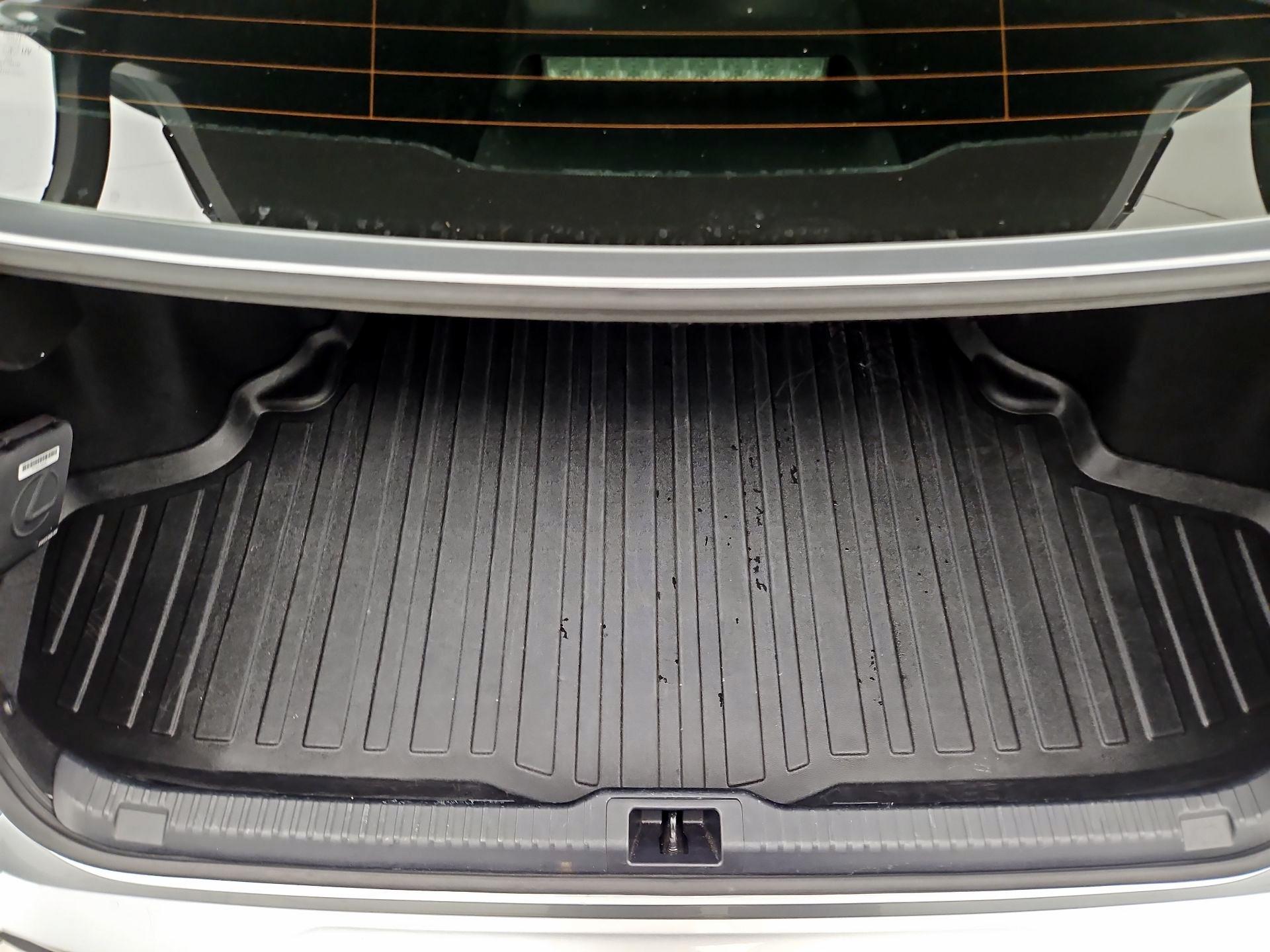 Thumbnail: 2023 Lexus IS - 20