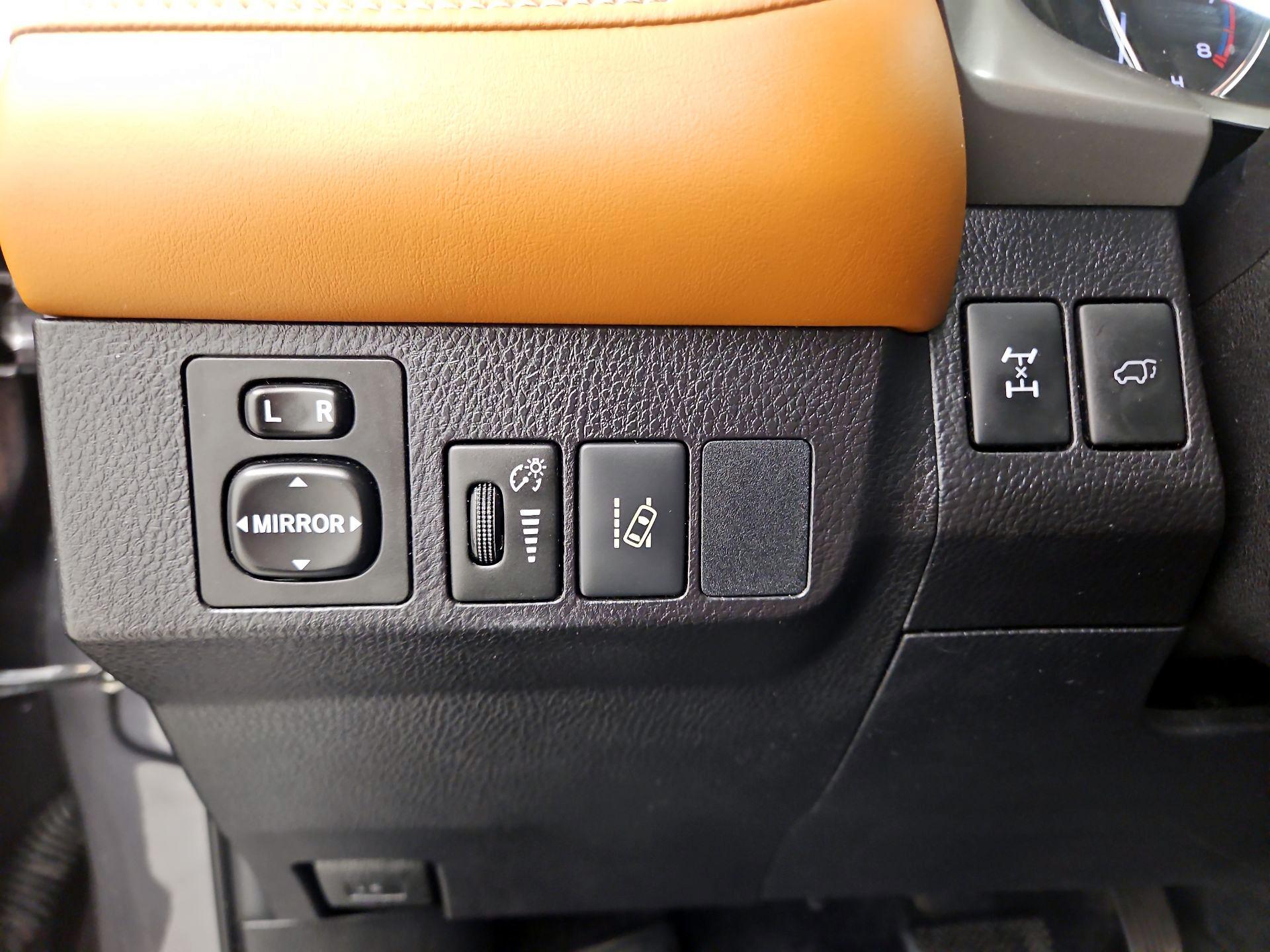 Thumbnail: 2017 Toyota RAV4 - 13