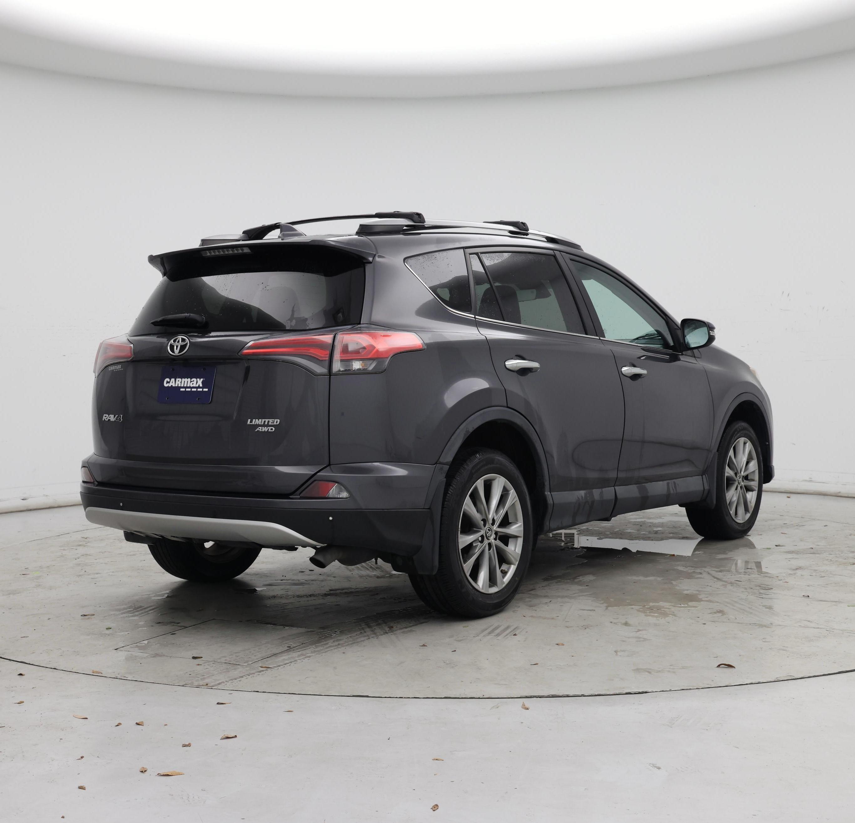 Thumbnail: 2017 Toyota RAV4 - 8