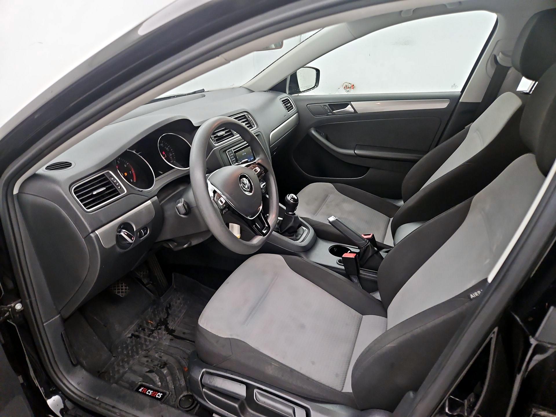 Thumbnail: 2017 Volkswagen Jetta - 11