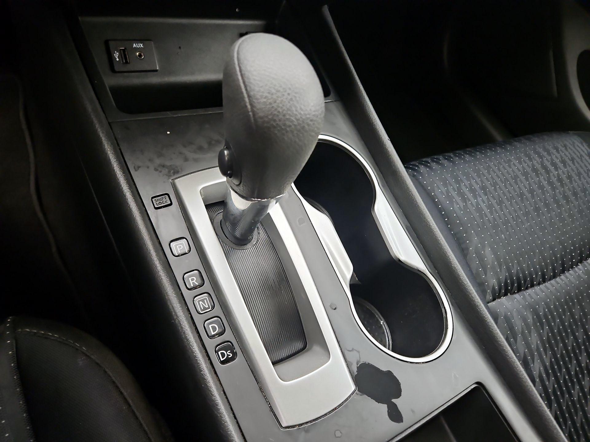 Thumbnail: 2016 Nissan Altima - 17