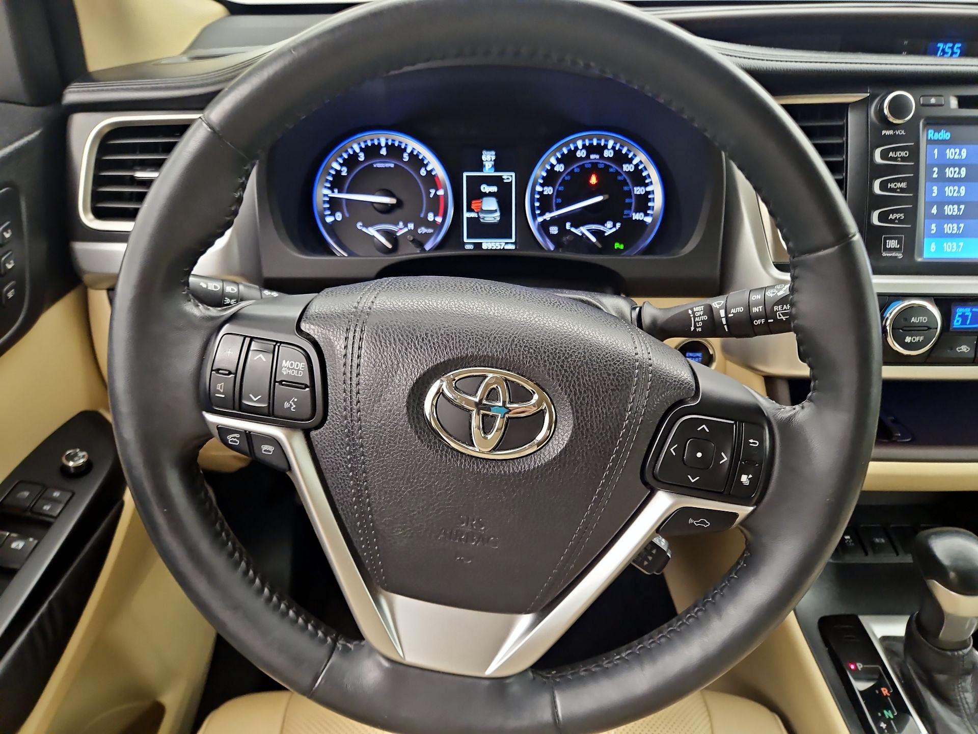 Thumbnail: 2016 Toyota Highlander - 10