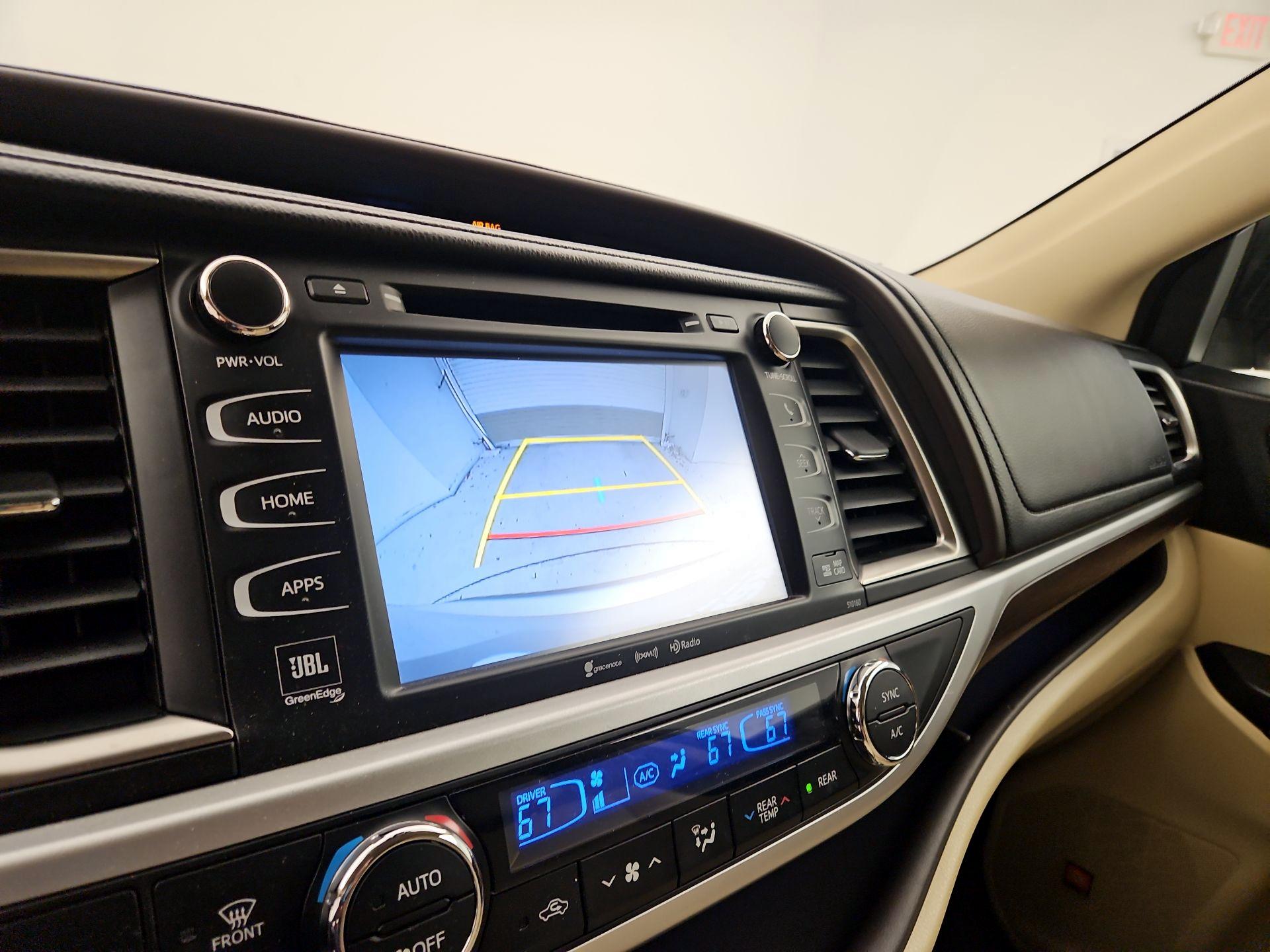 Thumbnail: 2016 Toyota Highlander - 13