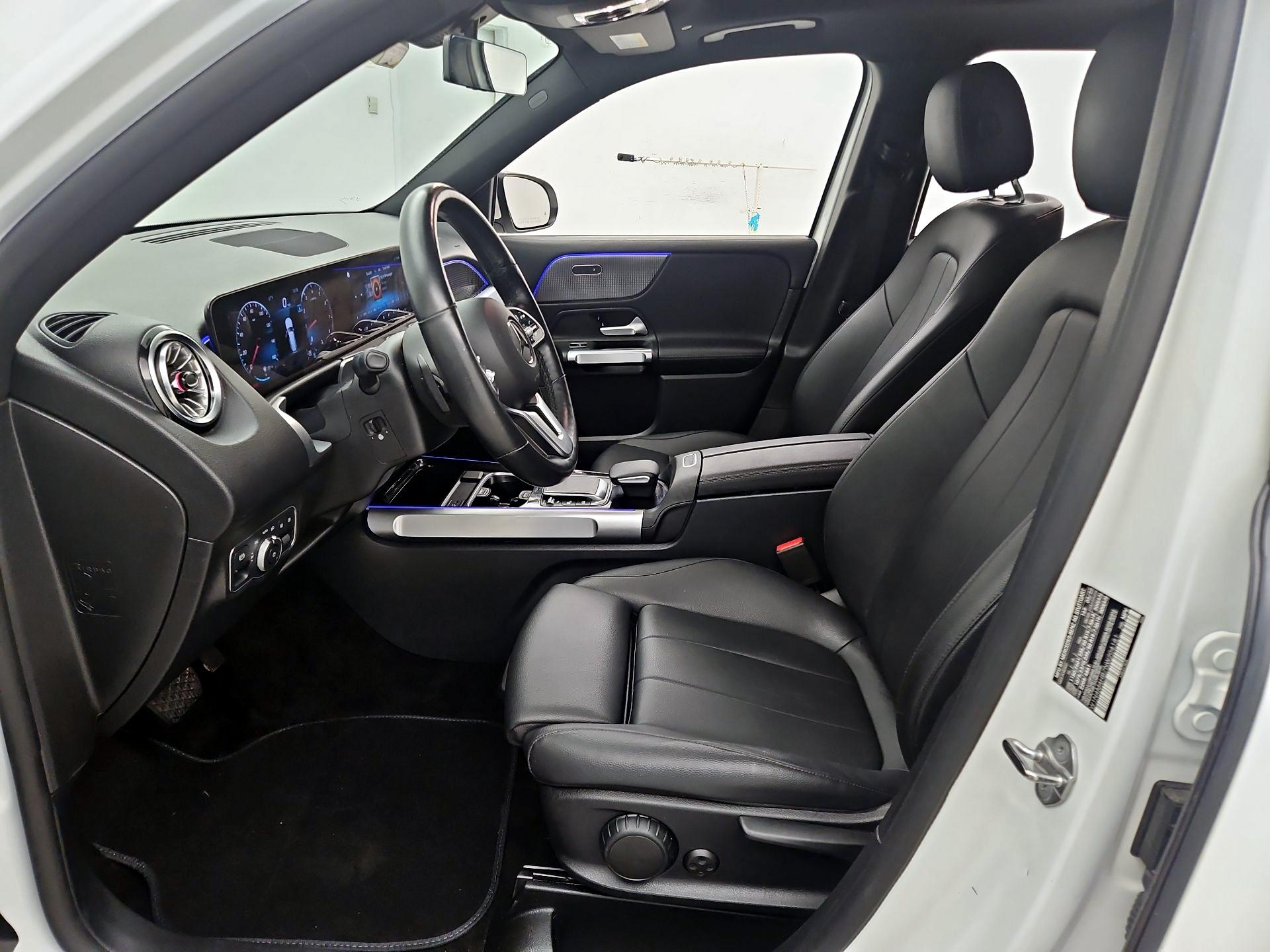 Thumbnail: 2022 Mercedes-Benz GLB - 11