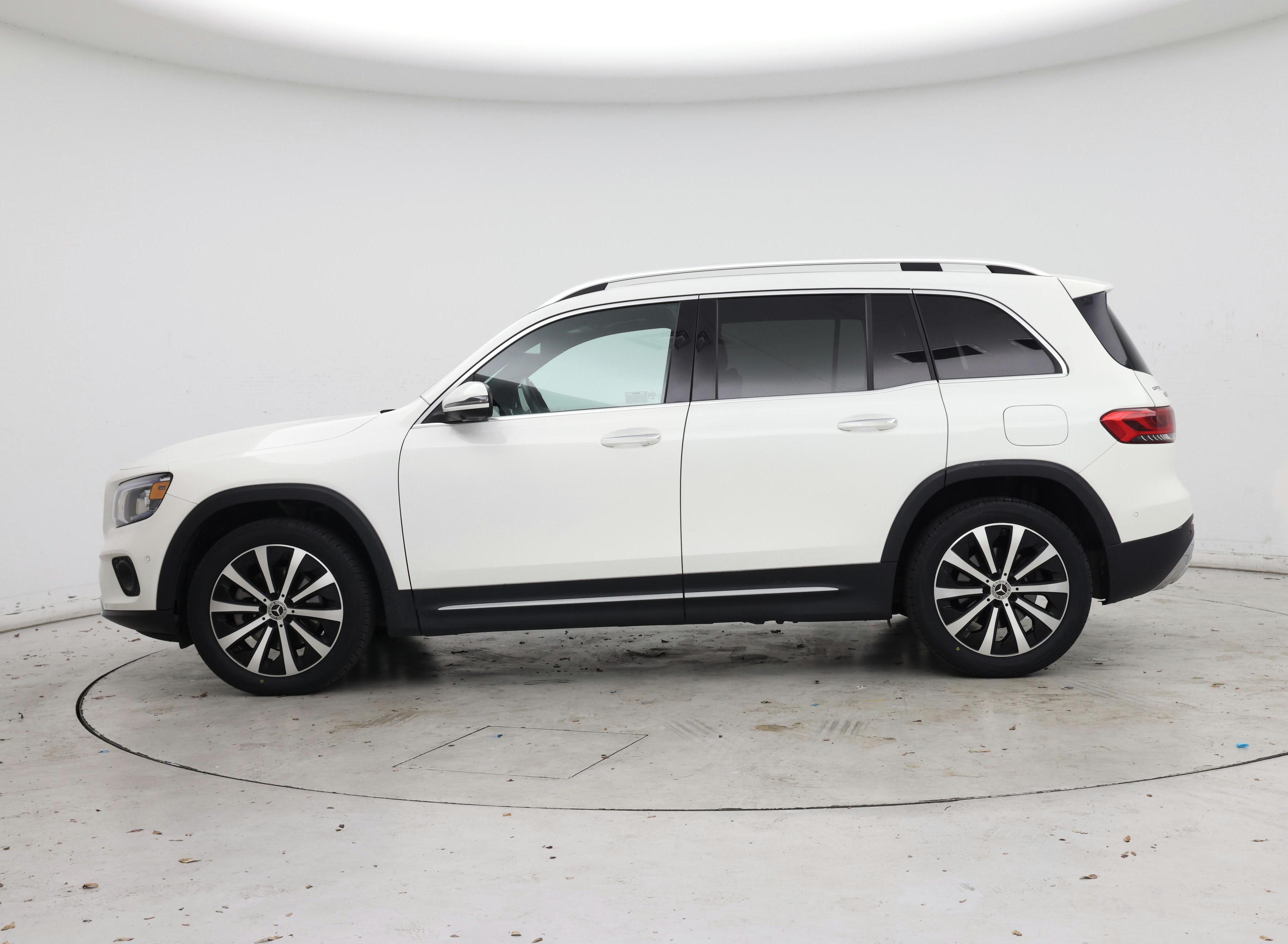 Thumbnail: 2022 Mercedes-Benz GLB - 3