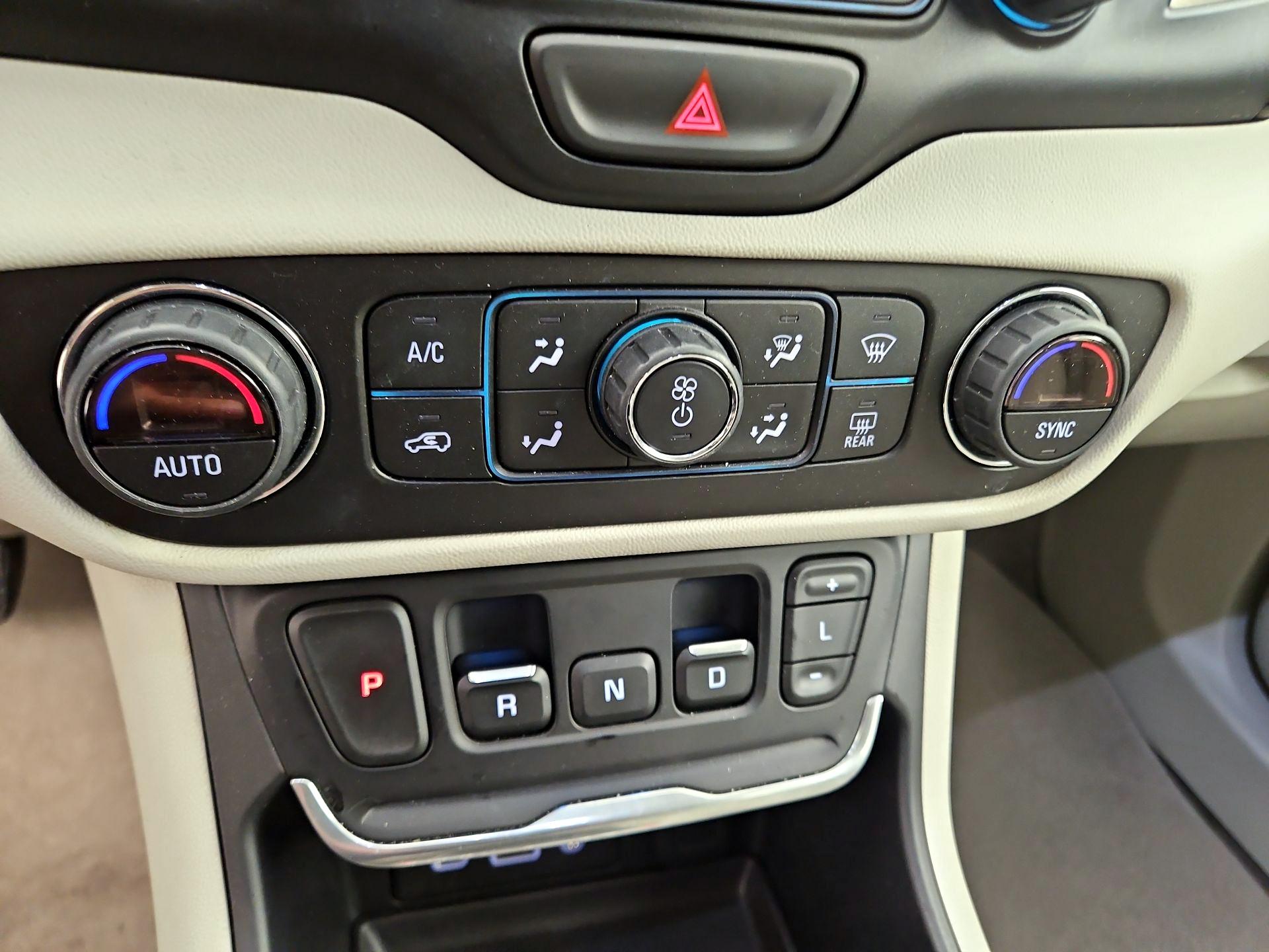 Thumbnail: 2020 GMC Terrain - 17