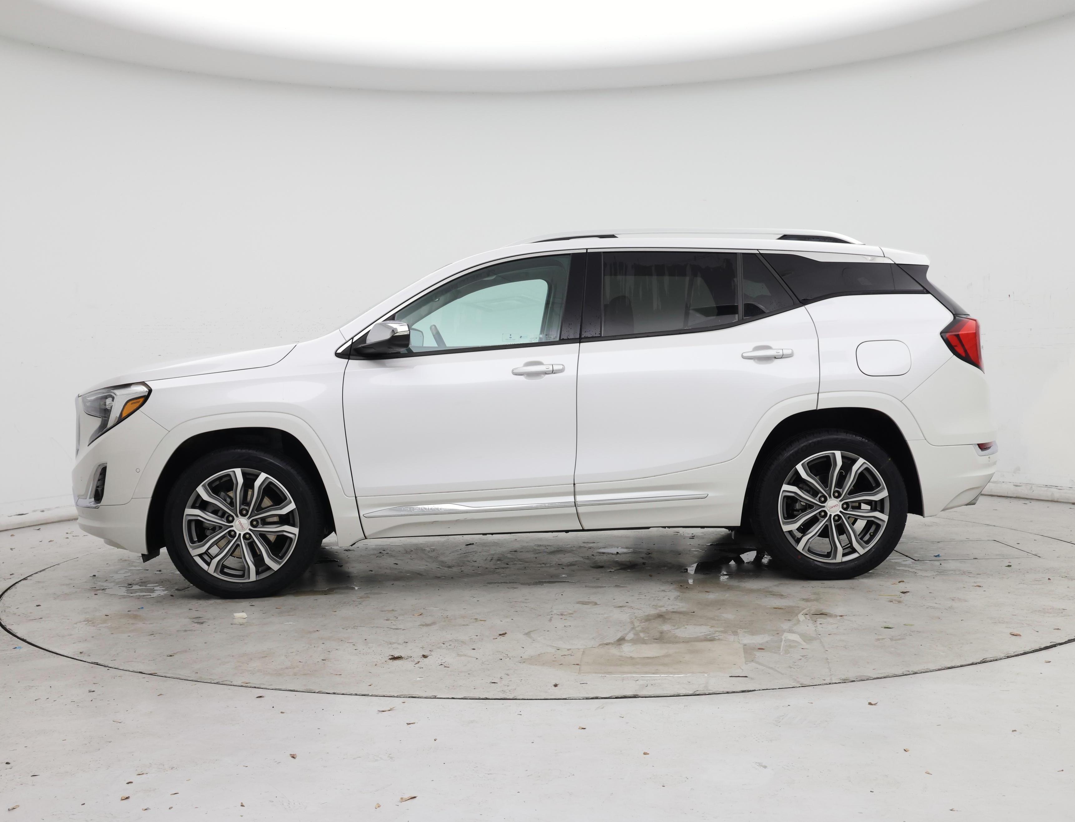 Thumbnail: 2020 GMC Terrain - 3